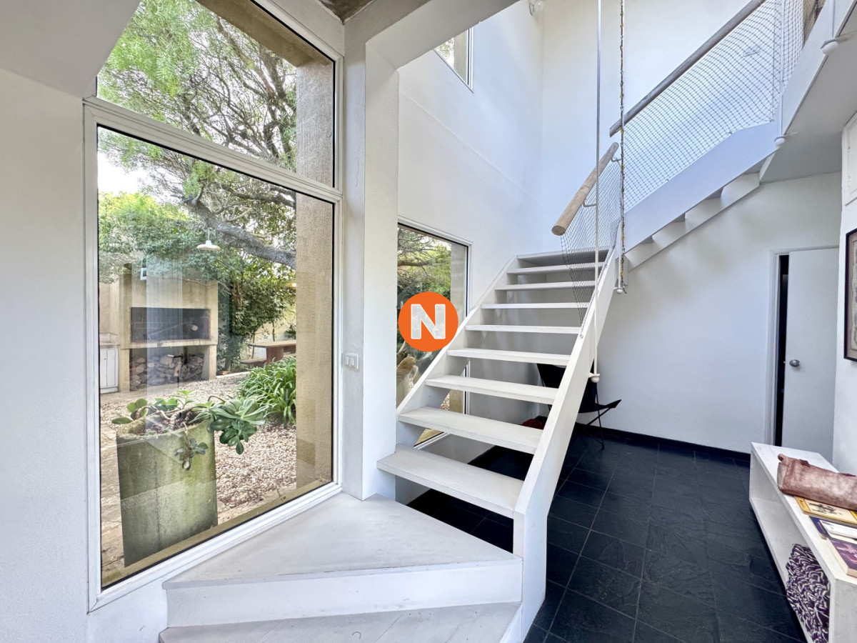 Casa Ref.225756 - Exclusiva Residencia en Venta en Manantiales, a Pasos de Playa Bikini