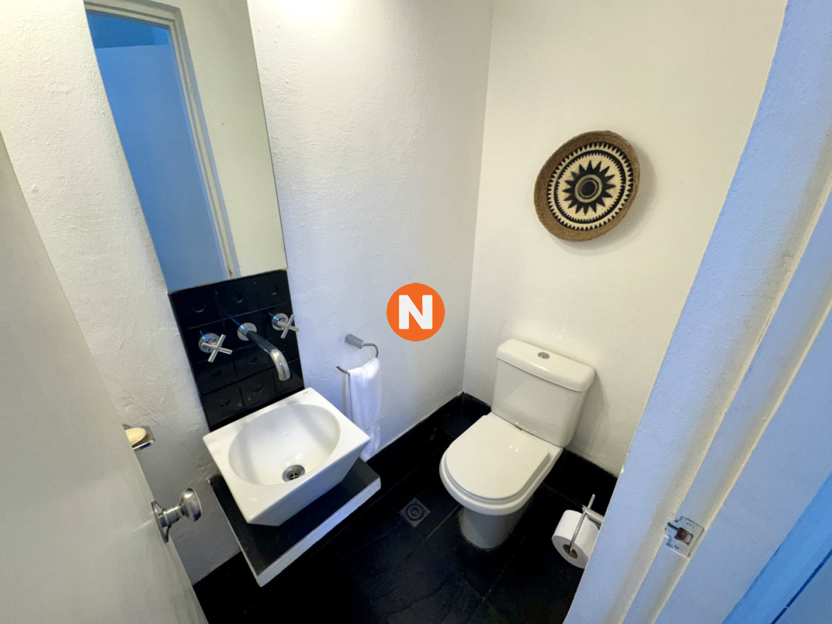 Casa Ref.225756 - Exclusiva Residencia en Venta en Manantiales, a Pasos de Playa Bikini