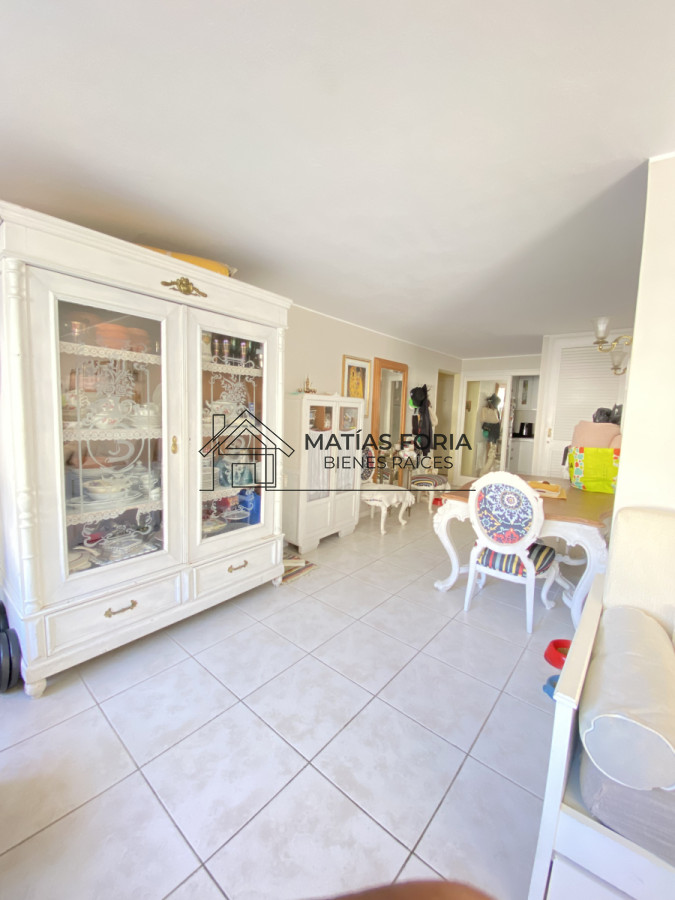 Apartamento ID.45 - Amplio y luminoso apartamento en venta con patio, en el corazon de Punta del Este.