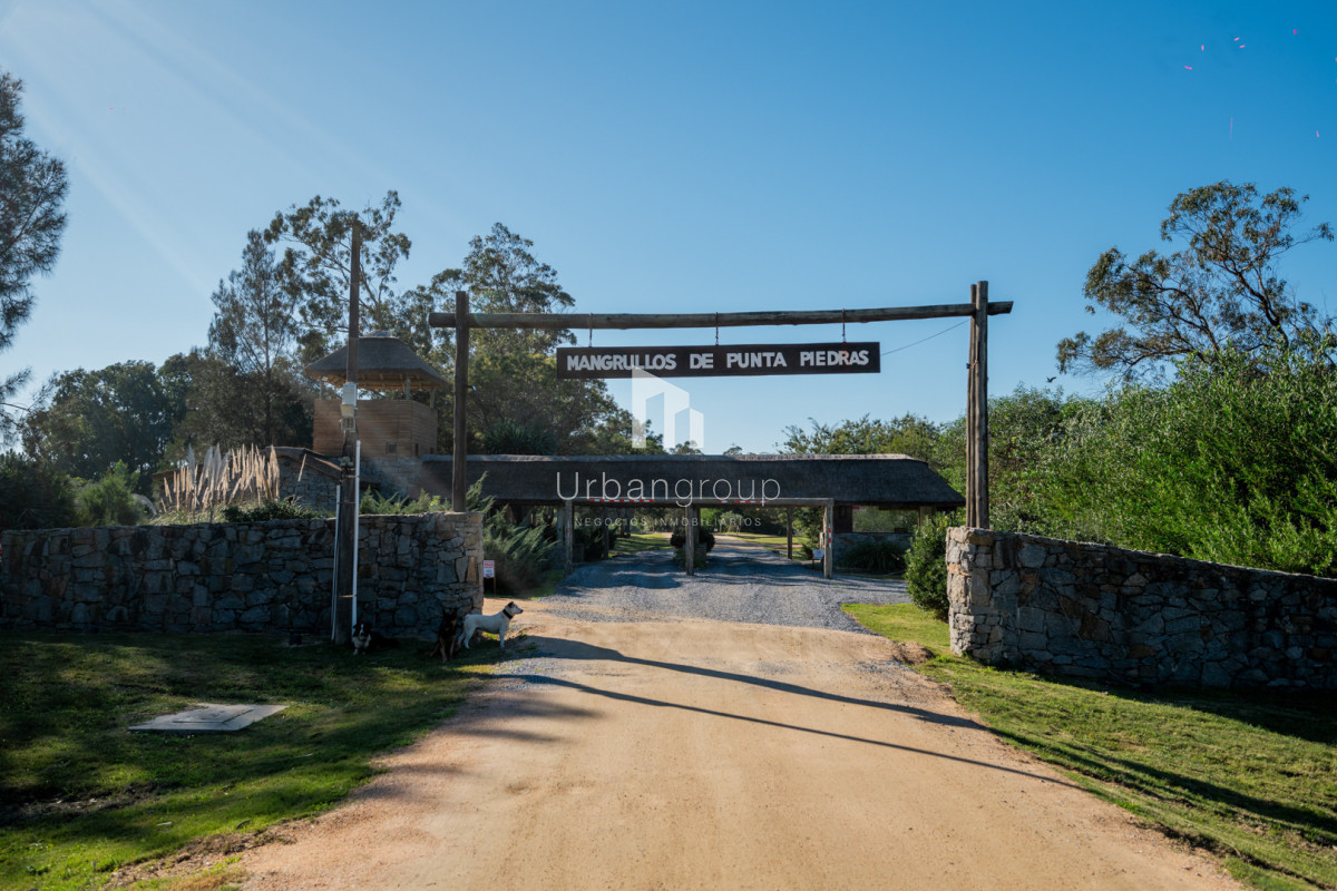 Gran Terreno en Barrio Privado Mangrullos de Punta Piedras
