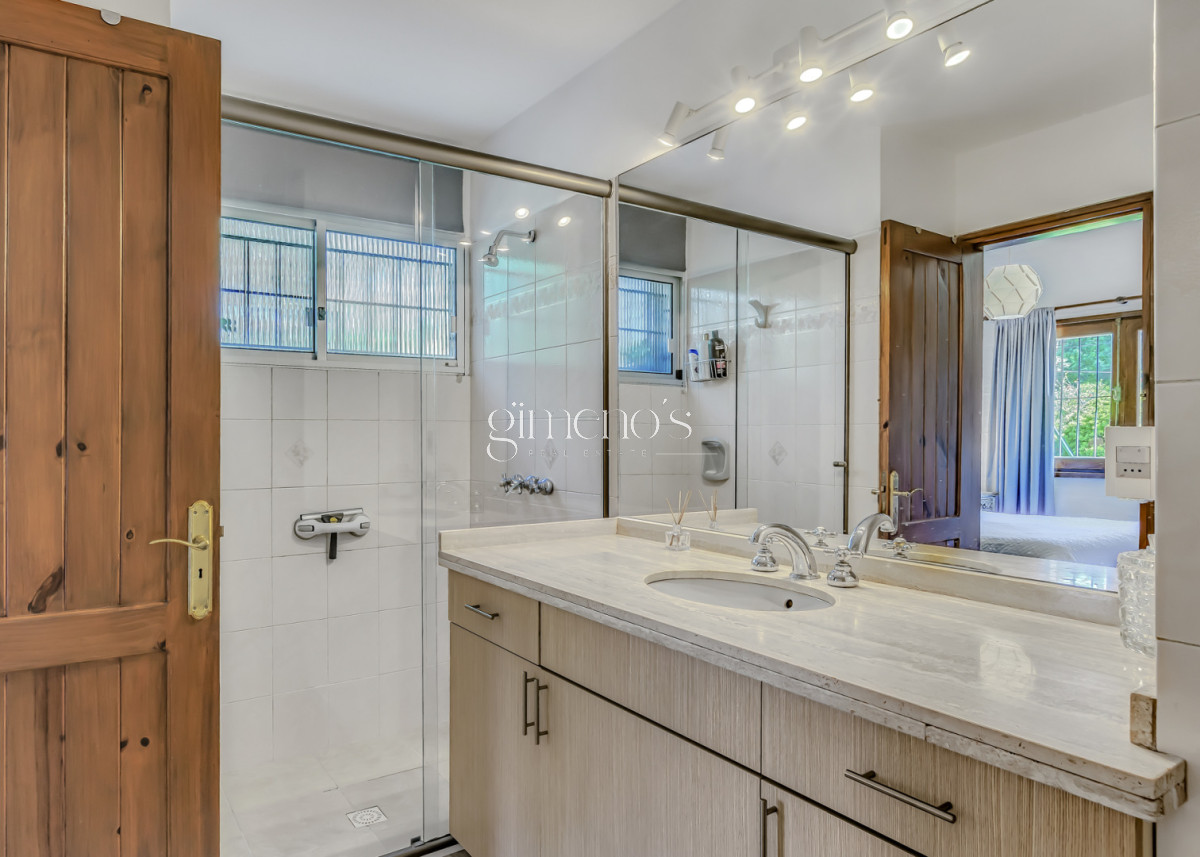 Casa ID.621 - Casa en Venta 3 Dormitorios, Pinares - Punta del este - Playa Mansa 