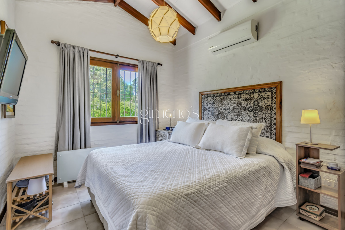 Casa ID.621 - Casa en Venta 3 Dormitorios, Pinares - Punta del este - Playa Mansa 