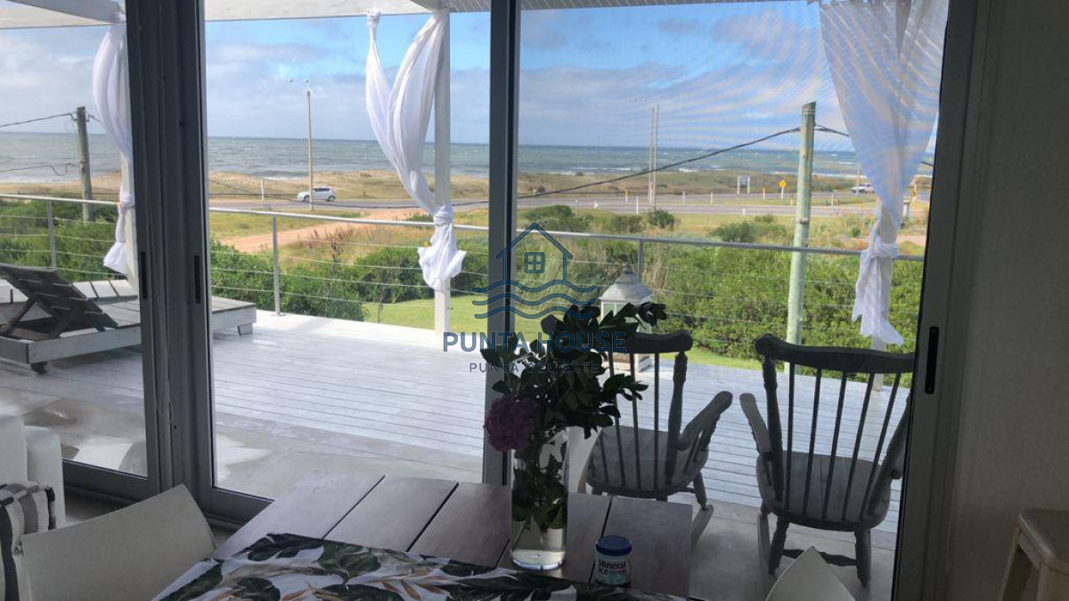 Casa ID.89 - Casa Frente al Mar en El Chorro, Punta del Este | Venta y Alquiler.