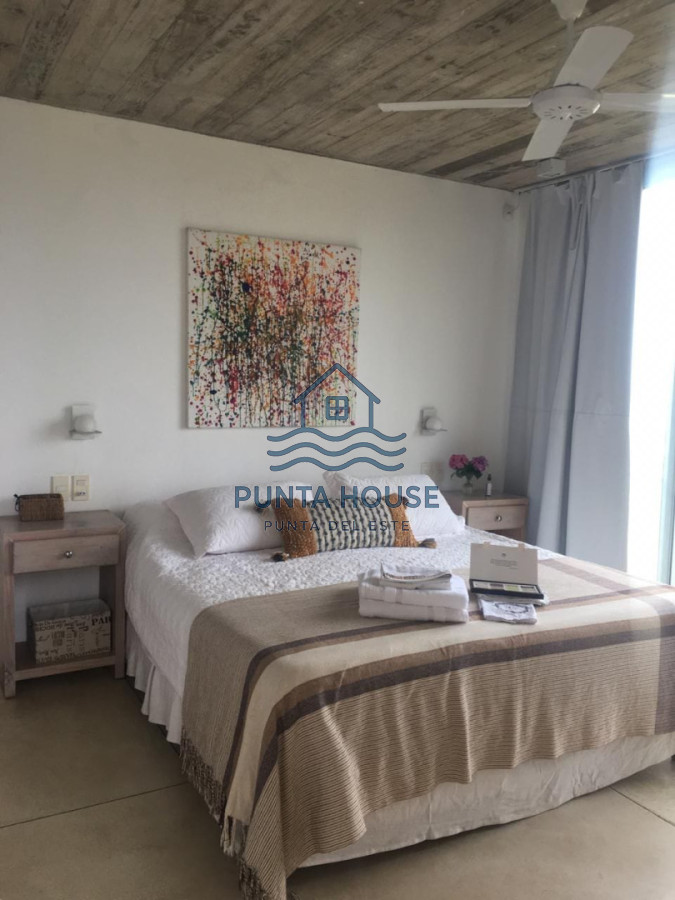 Casa ID.89 - Casa Frente al Mar en El Chorro, Punta del Este | Venta y Alquiler.