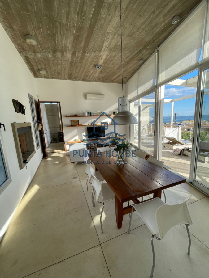 Casa ID.89 - Casa Frente al Mar en El Chorro, Punta del Este | Venta y Alquiler.