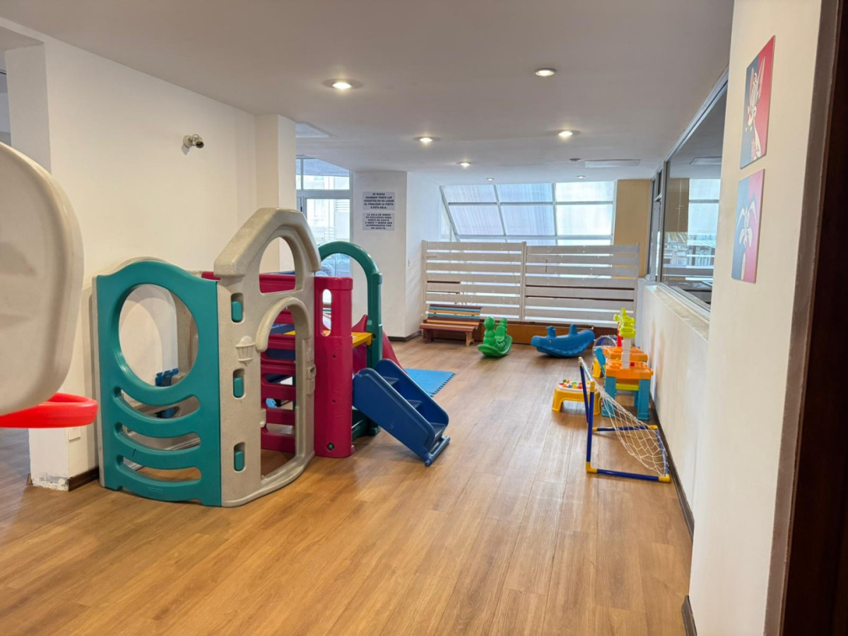 Apartamento ID.293 - AMPLIA PLANTA EN VENTA 2 DORMITORIOS Y DEPENDECIA CON 3 BAÑOS CERCA DEL MAR 