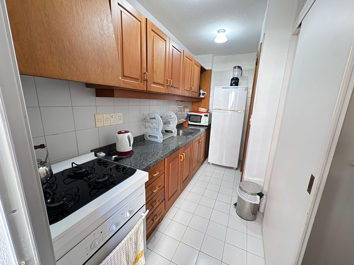 Apartamento ID.293 - AMPLIA PLANTA EN VENTA 2 DORMITORIOS Y DEPENDECIA CON 3 BAÑOS CERCA DEL MAR 