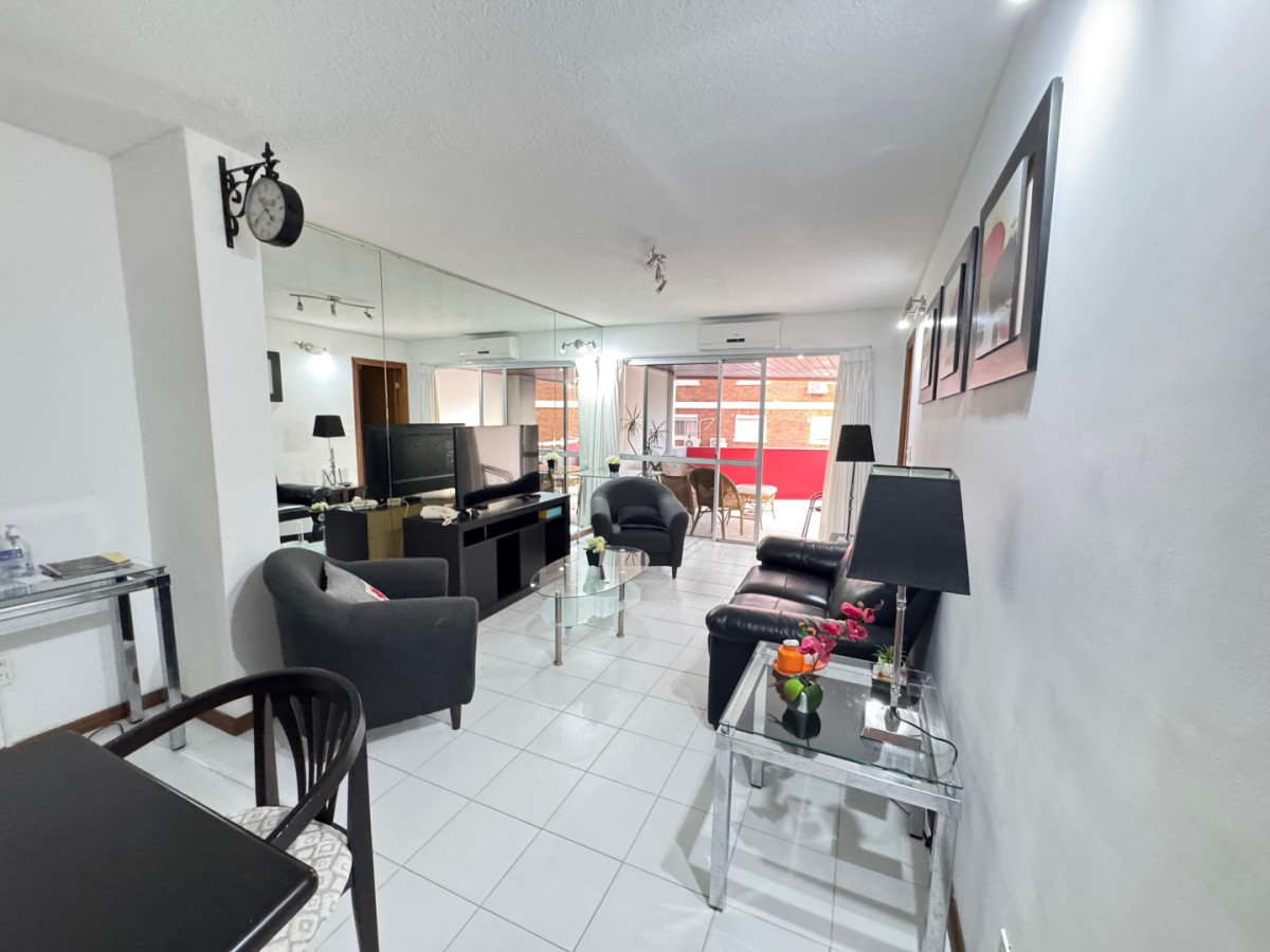 Apartamento ID.293 - AMPLIA PLANTA EN VENTA 2 DORMITORIOS Y DEPENDECIA CON 3 BAÑOS CERCA DEL MAR 