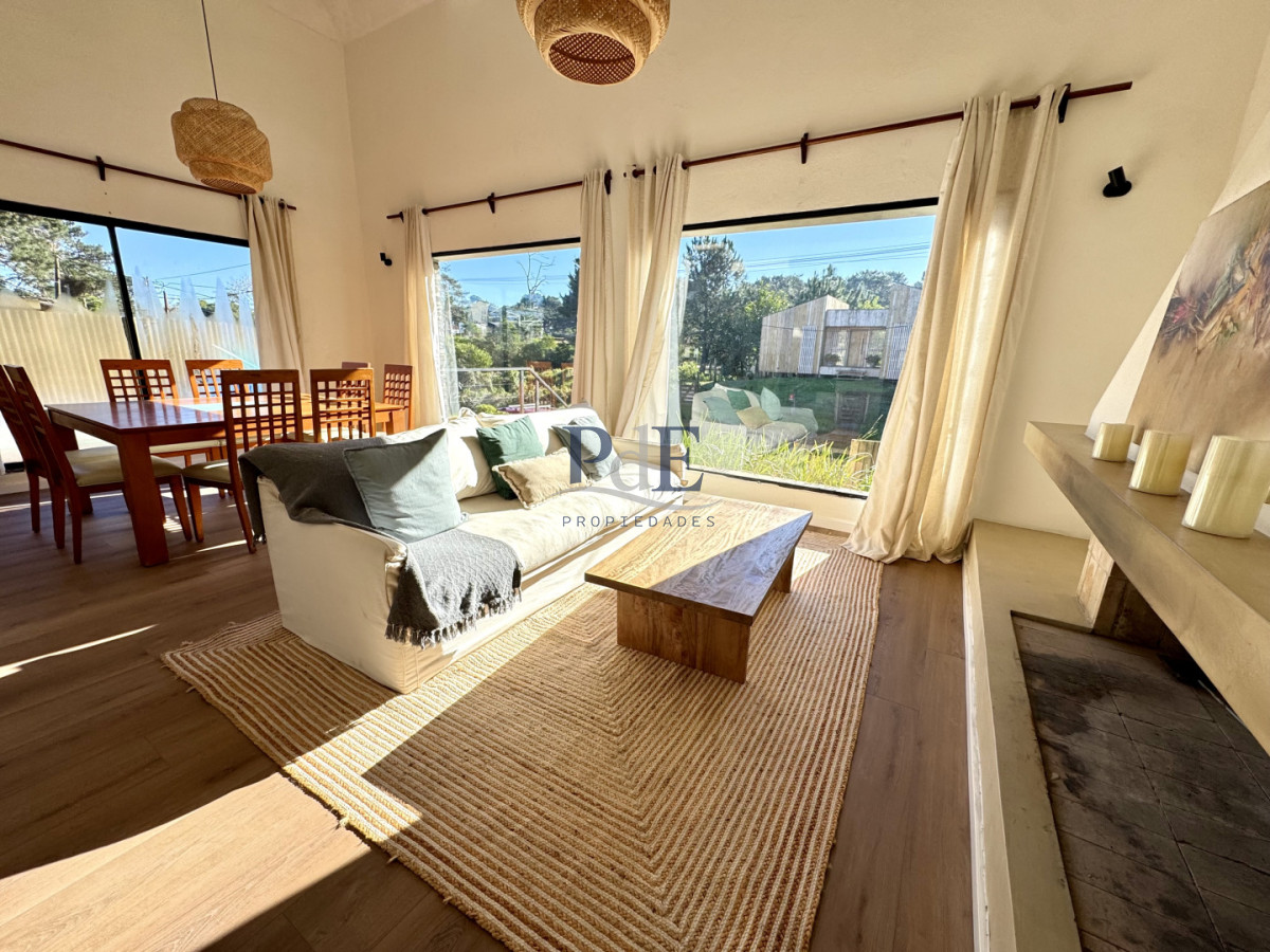 Manantiales | Residencia Moderna a Pasos de Bikini con Piscina Climatizada y Barbacoa - Imagen 1