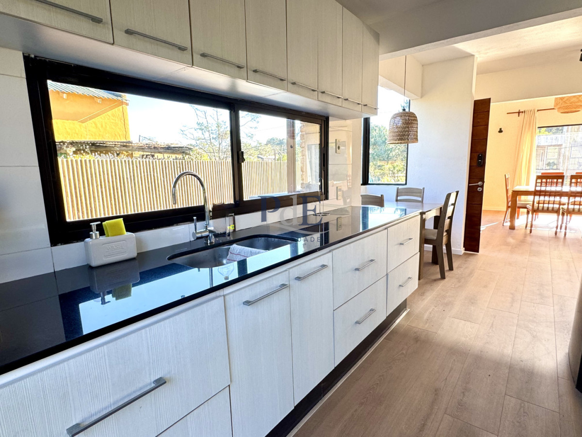Manantiales | Residencia Moderna a Pasos de Bikini con Piscina Climatizada y Barbacoa - Imagen 9