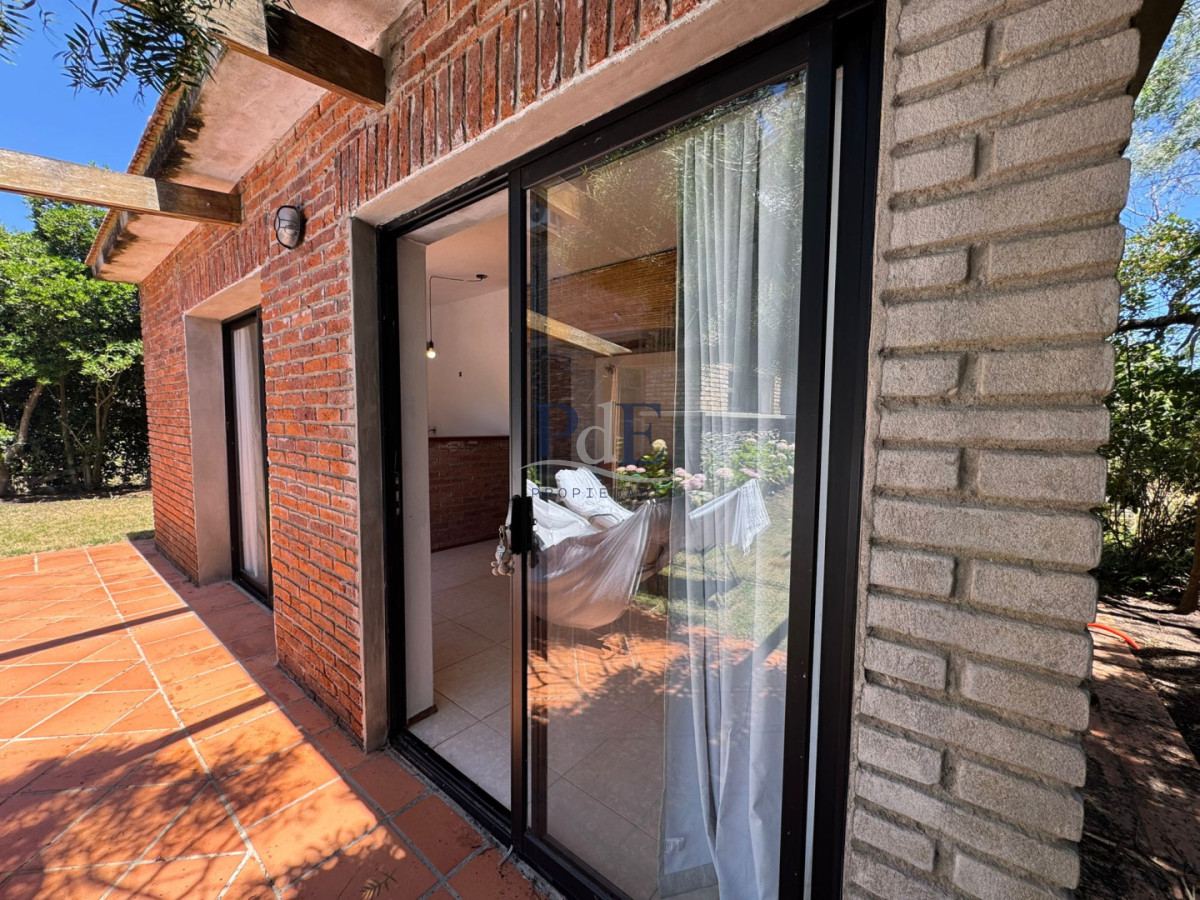 Manantiales | Residencia Moderna a Pasos de Bikini con Piscina Climatizada y Barbacoa - Imagen 33
