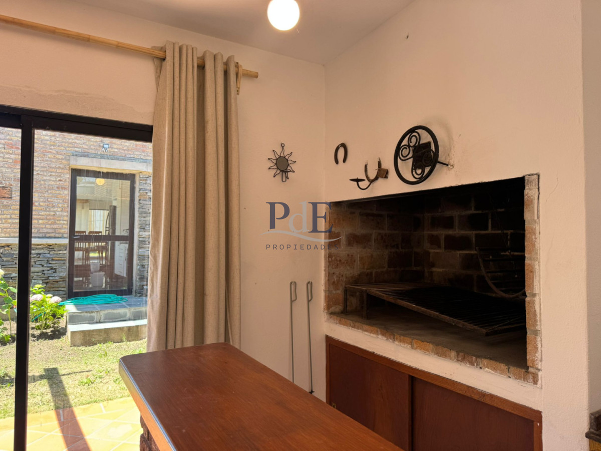 Manantiales | Residencia Moderna a Pasos de Bikini con Piscina Climatizada y Barbacoa - Imagen 35