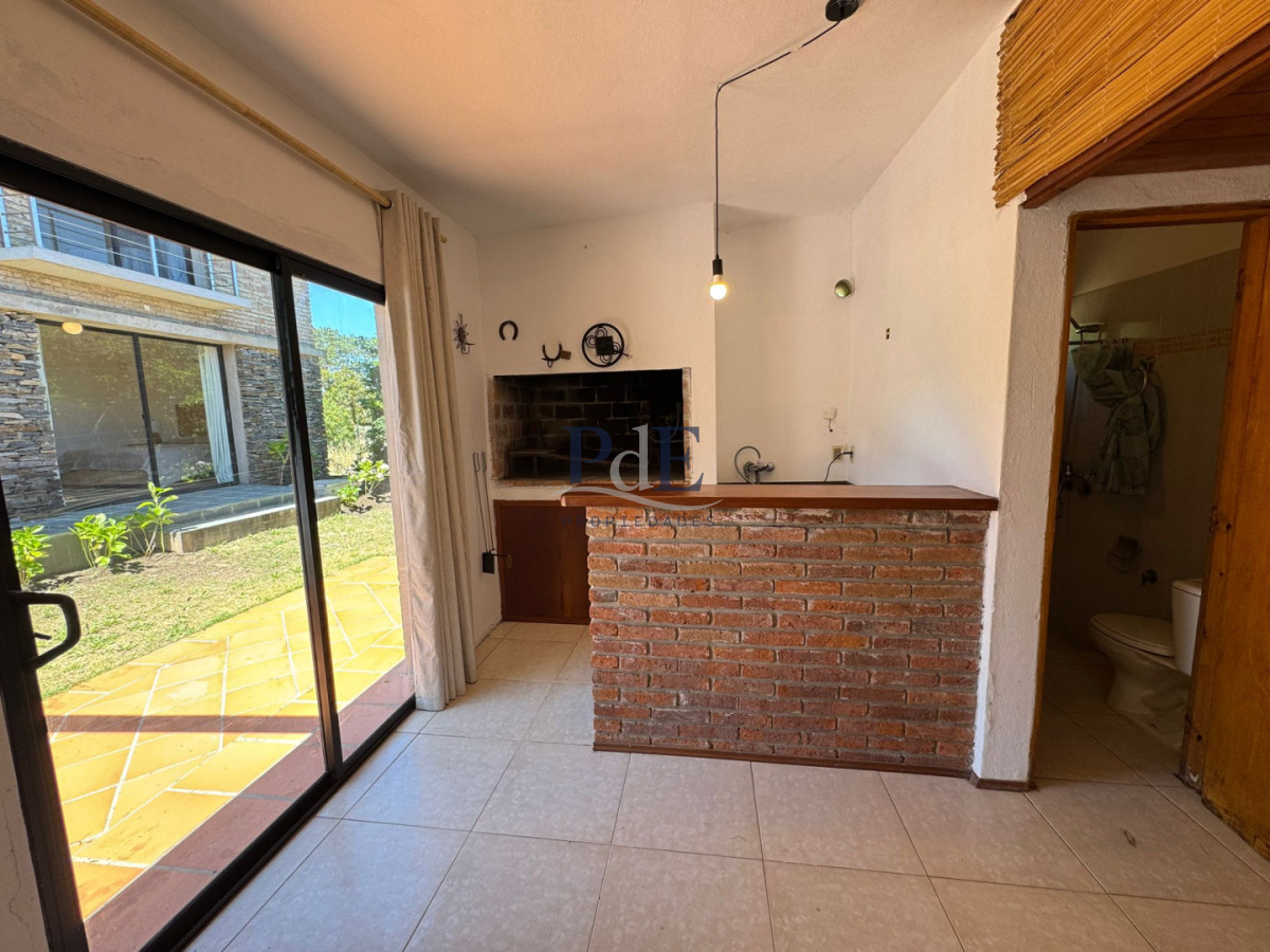 Manantiales | Residencia Moderna a Pasos de Bikini con Piscina Climatizada y Barbacoa - Imagen 34