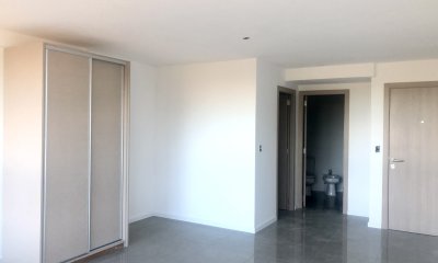 Venta Monoambiente sobre Av Roosevelt punta del este