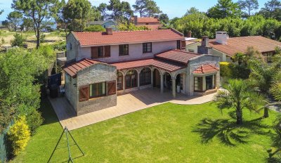 Casa en Venta 3 Dormitorios, Pinares - Punta del este - Playa Mansa 