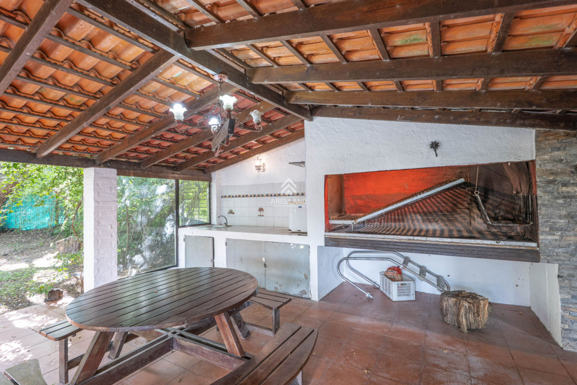 Casa ID.4876 - CASA EN OPORTUNIDAD ZONA COLEGIOS - 3 DORMITORIOS
