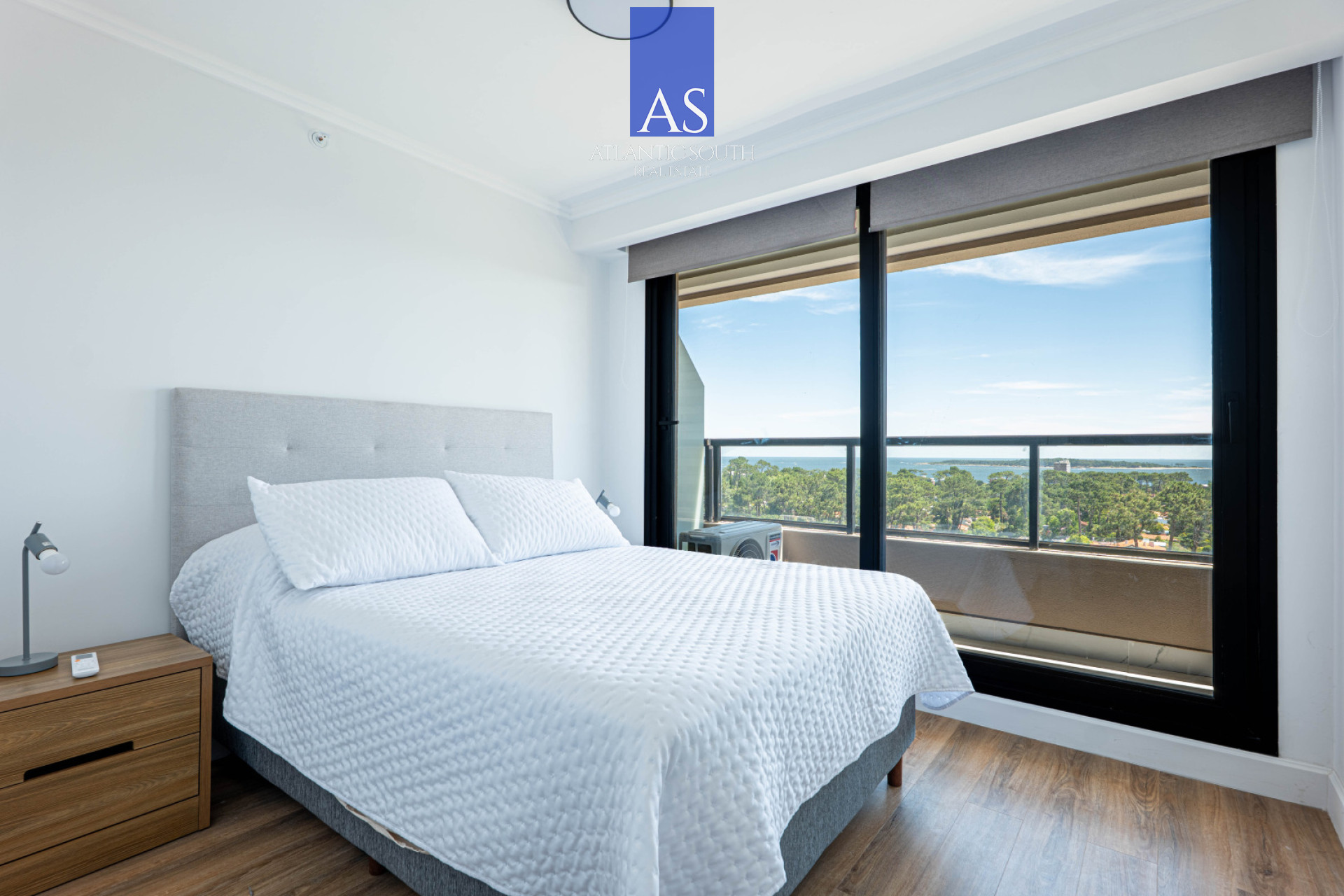 Apartamento ID.4817 - SEA GARDEN TORRE II 1 DORM VISTA AL MAR