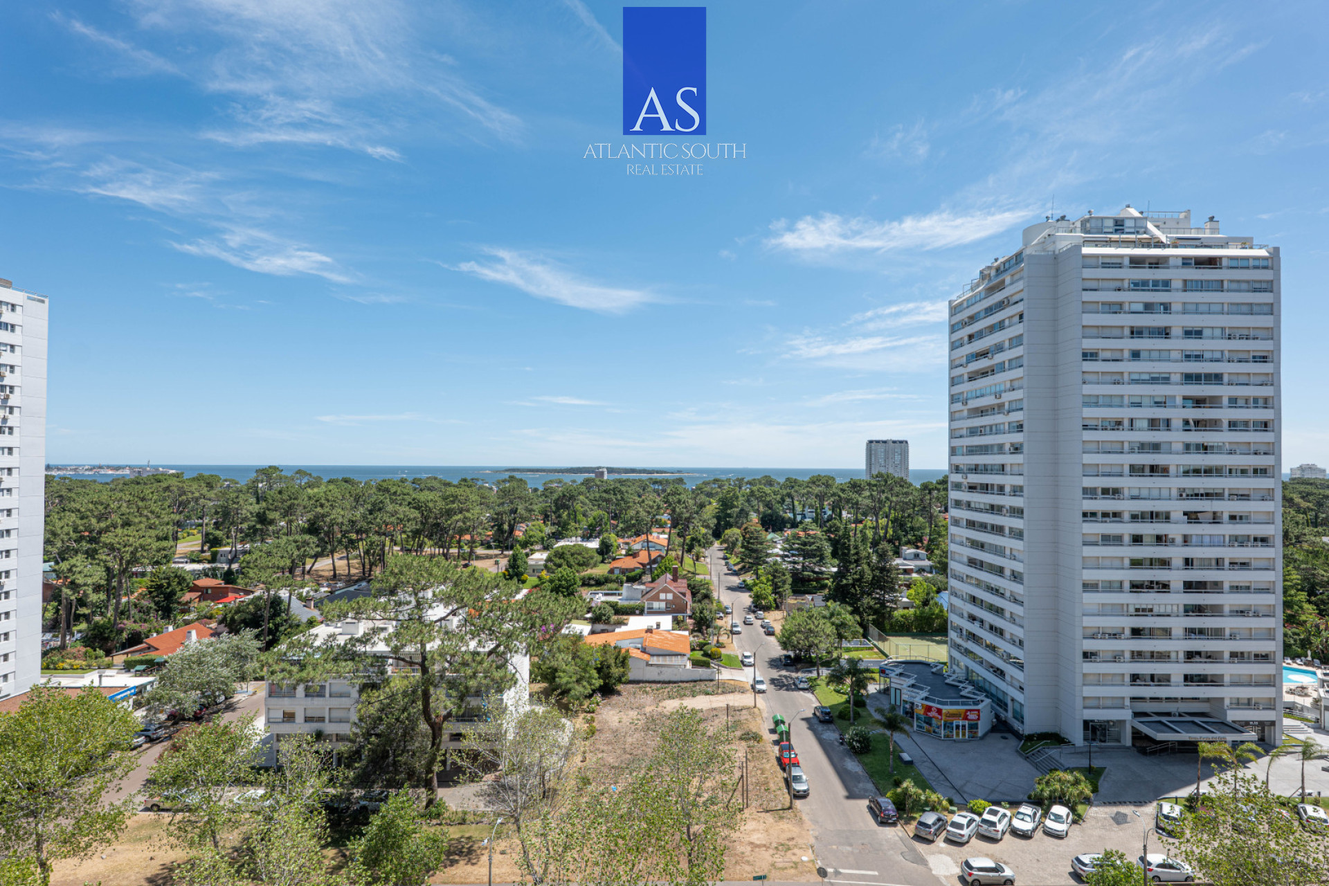 Apartamento ID.4817 - SEA GARDEN TORRE II 1 DORM VISTA AL MAR