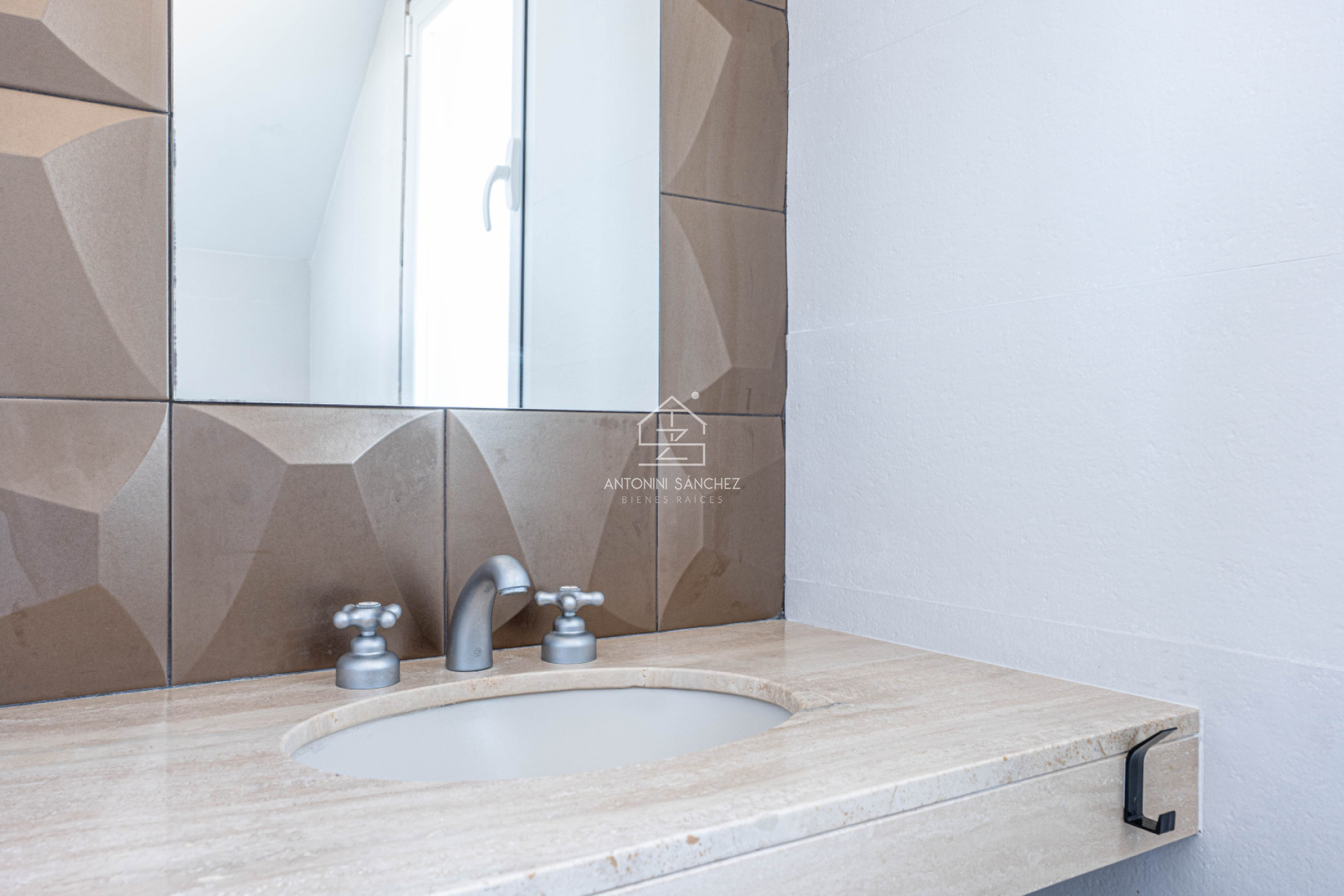 Casa ID.2905 - Venta Casa 3 Dormitorios Tio Tom