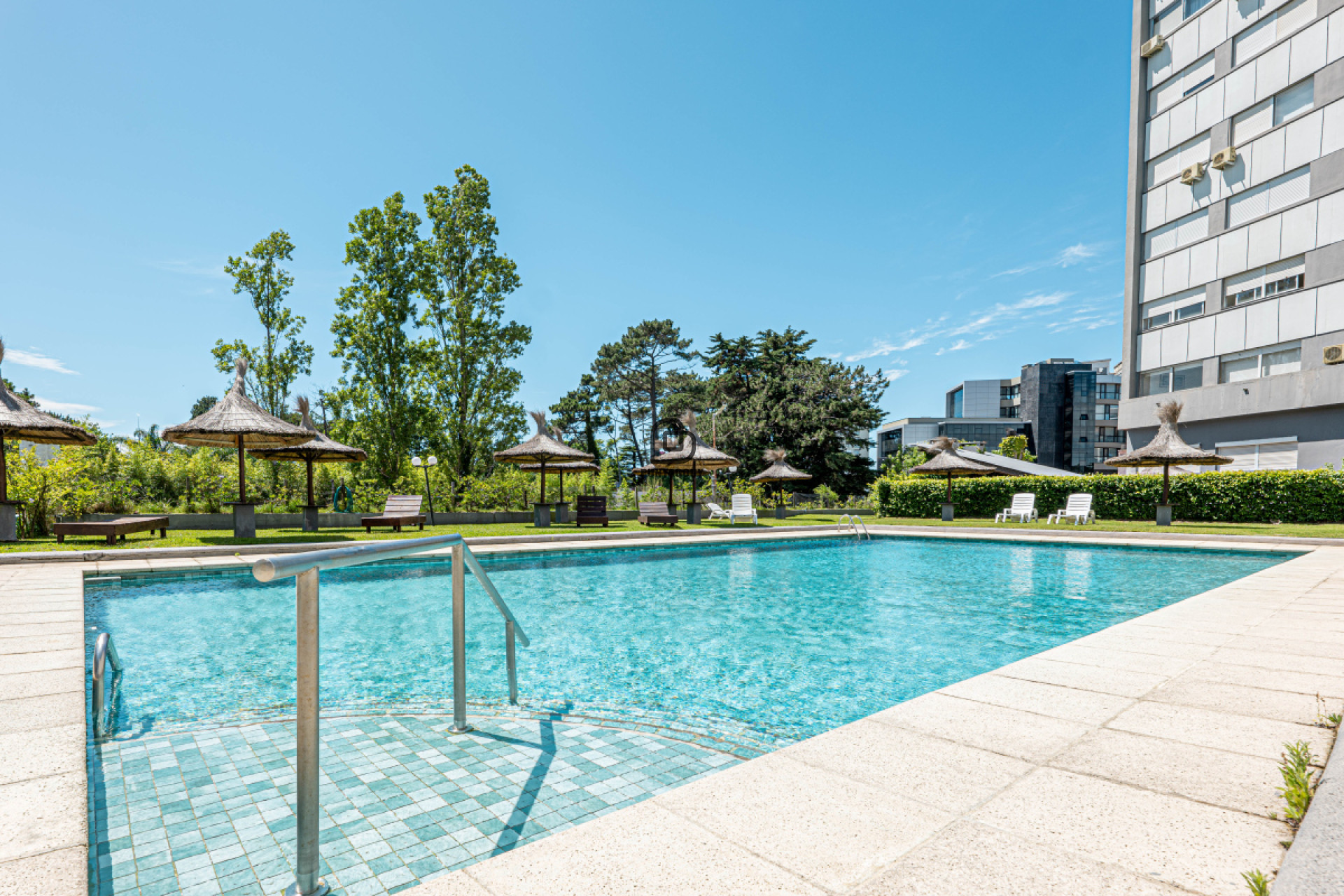 Apartamento ID.1823 - Venta y alquiler Torre Antares de 2 dormitorios