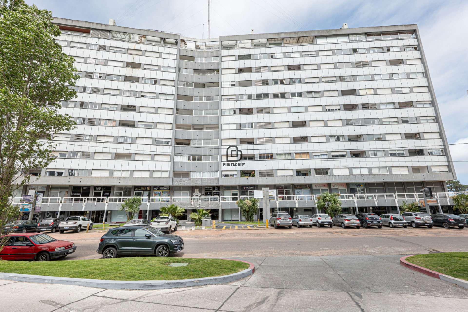 Apartamento ID.1823 - Venta y alquiler Torre Antares de 2 dormitorios