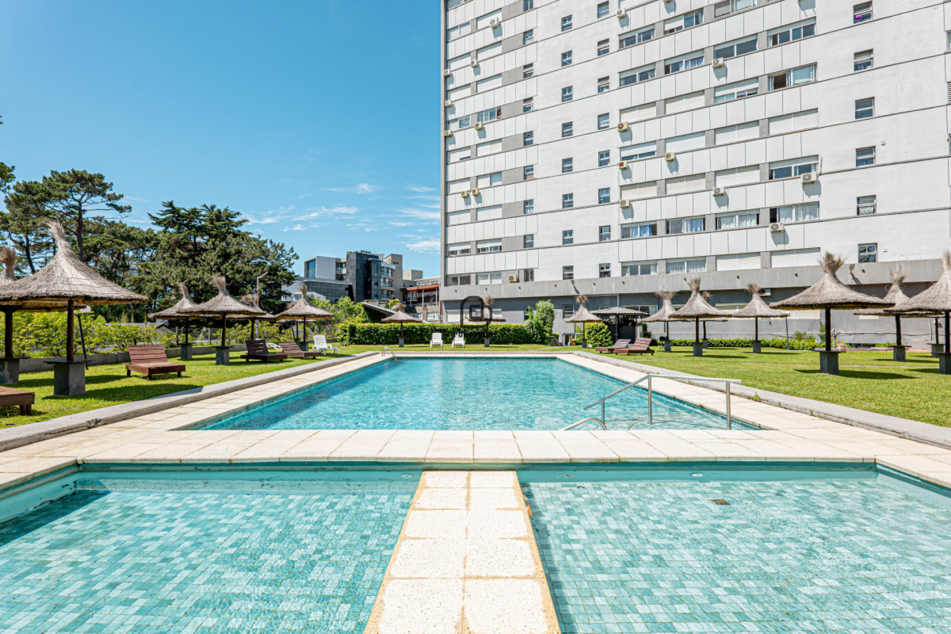 Apartamento ID.1823 - Venta y alquiler Torre Antares de 2 dormitorios