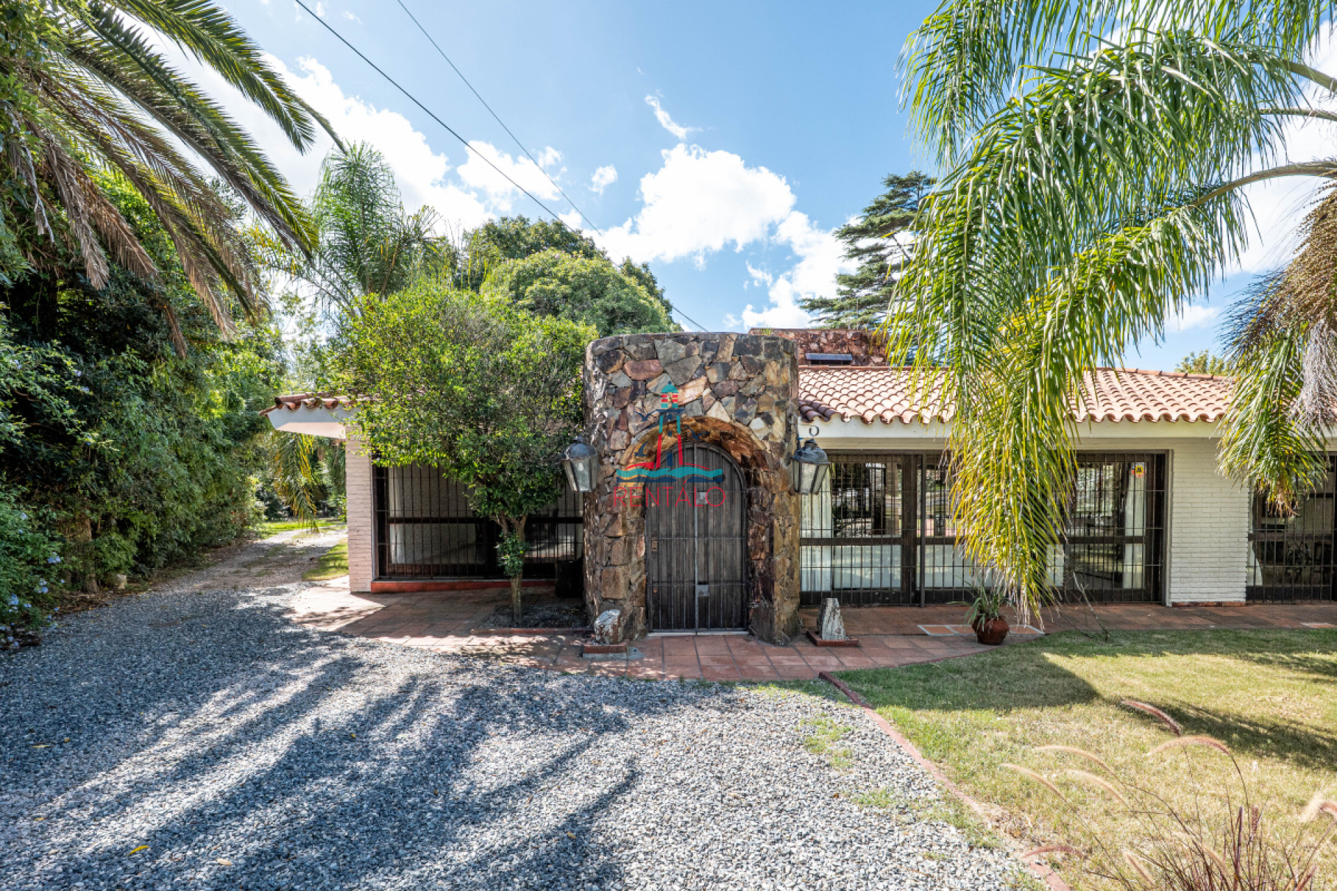 Casa ID.268 - CASA EN OPORTUNIDAD ZONA COLEGIOS - 3 DORM.