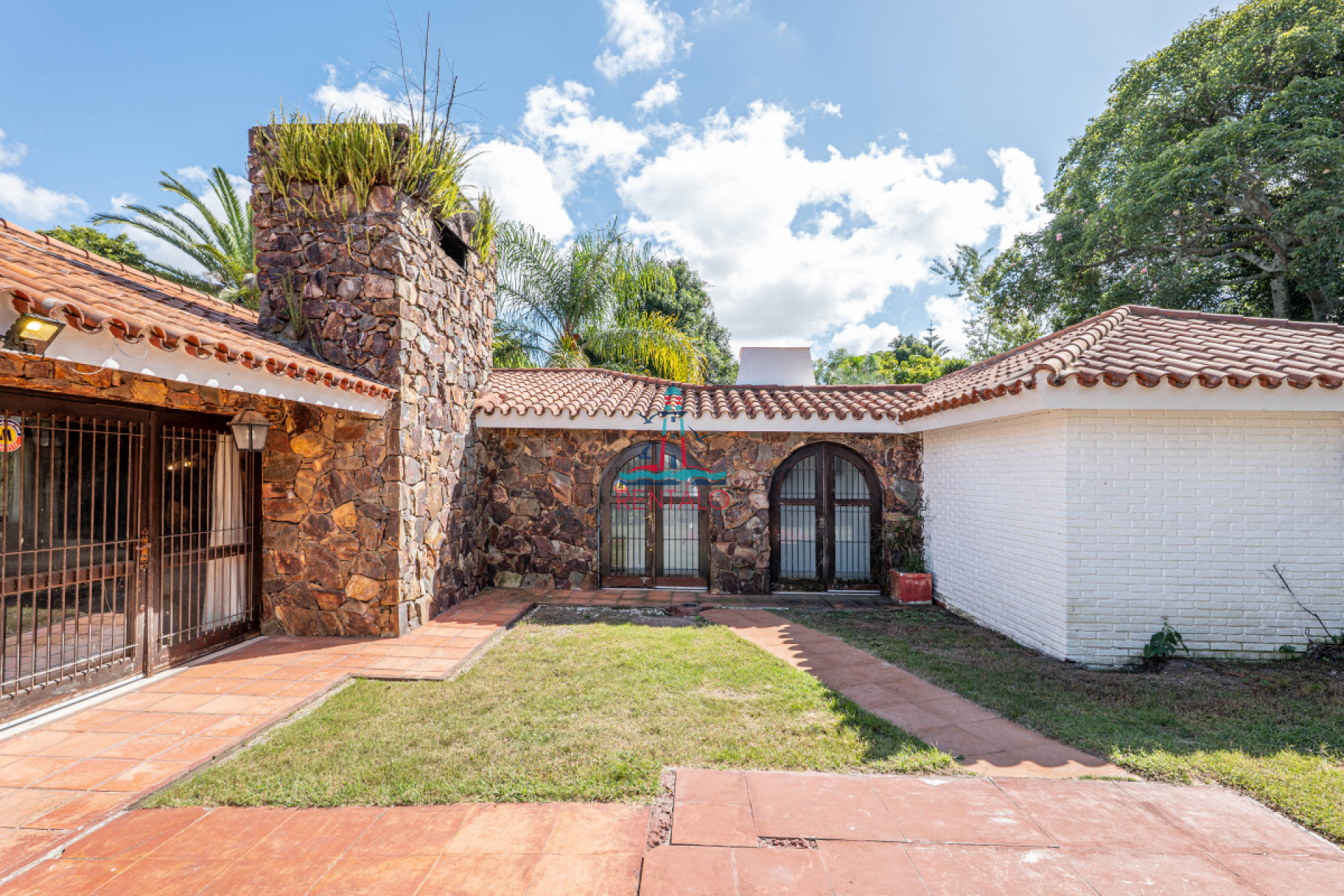 Casa ID.268 - CASA EN OPORTUNIDAD ZONA COLEGIOS - 3 DORM.