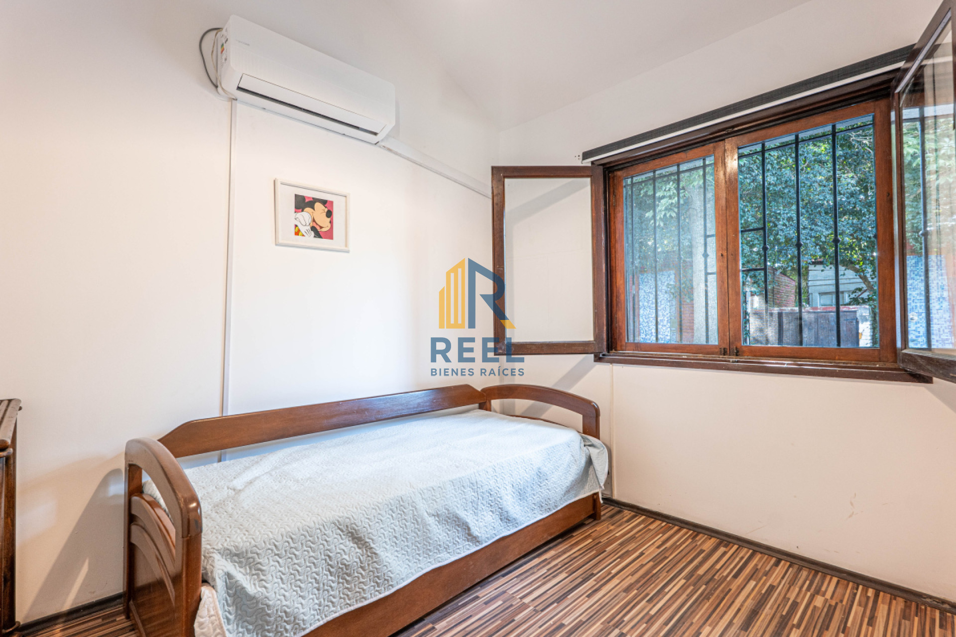 Casa ID.47 - CASA EN OPORTUNIDAD ZONA COLEGIOS - 3 DORM. 1200 usdm2