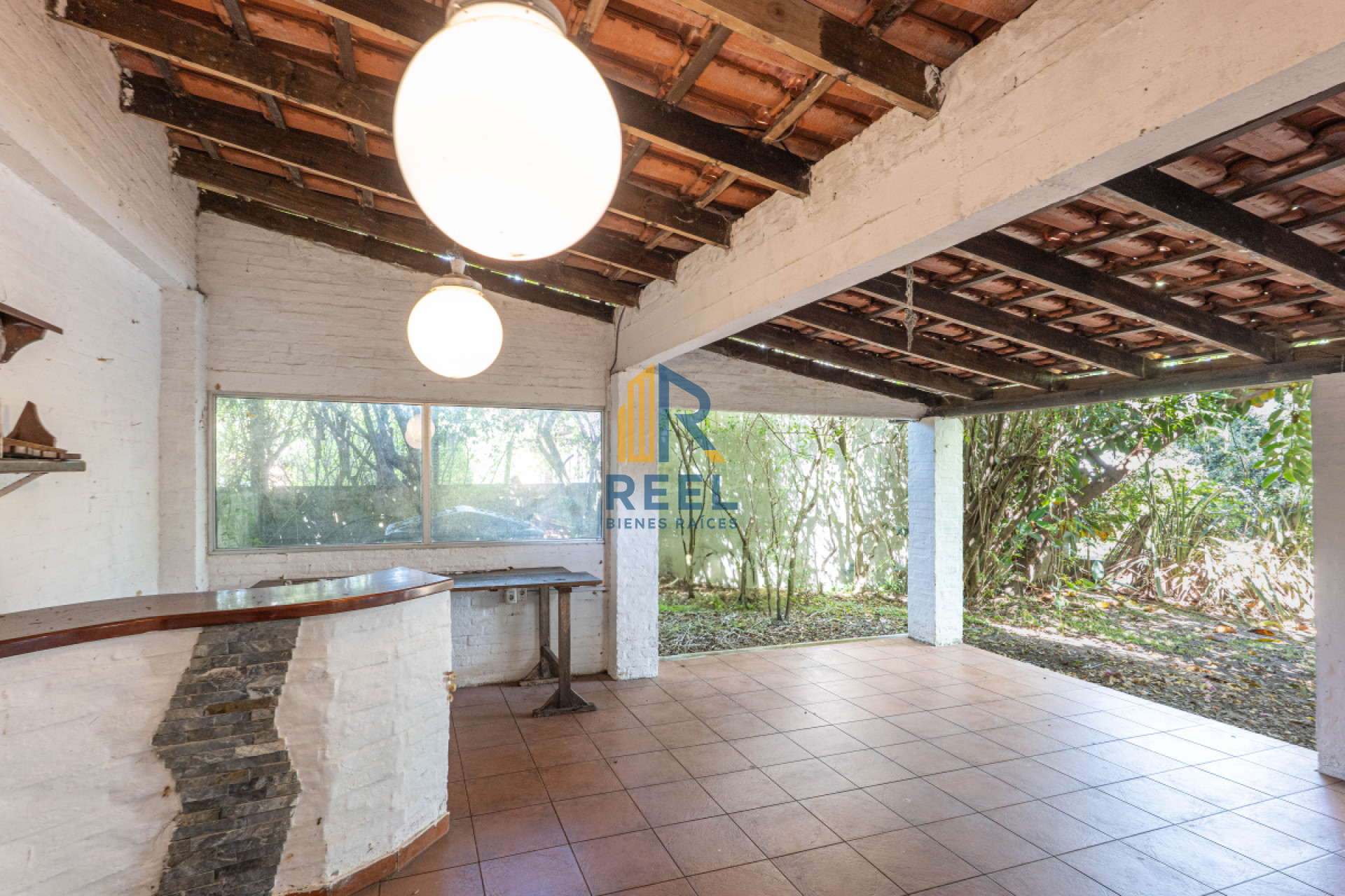 Casa ID.47 - CASA EN OPORTUNIDAD ZONA COLEGIOS - 3 DORM. 1200 usdm2