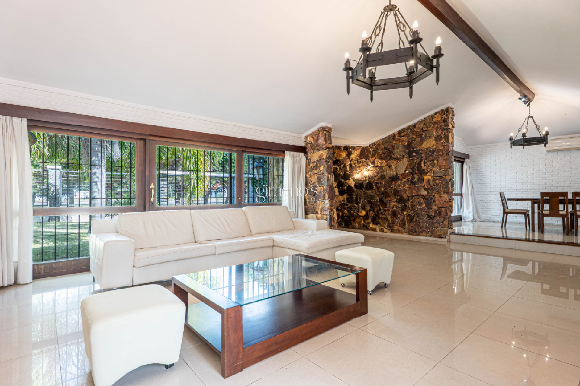 Casa ID.48 - Casa de 3 dormitorios en Venta - ZONA COLEGIOS - Punta del Este 