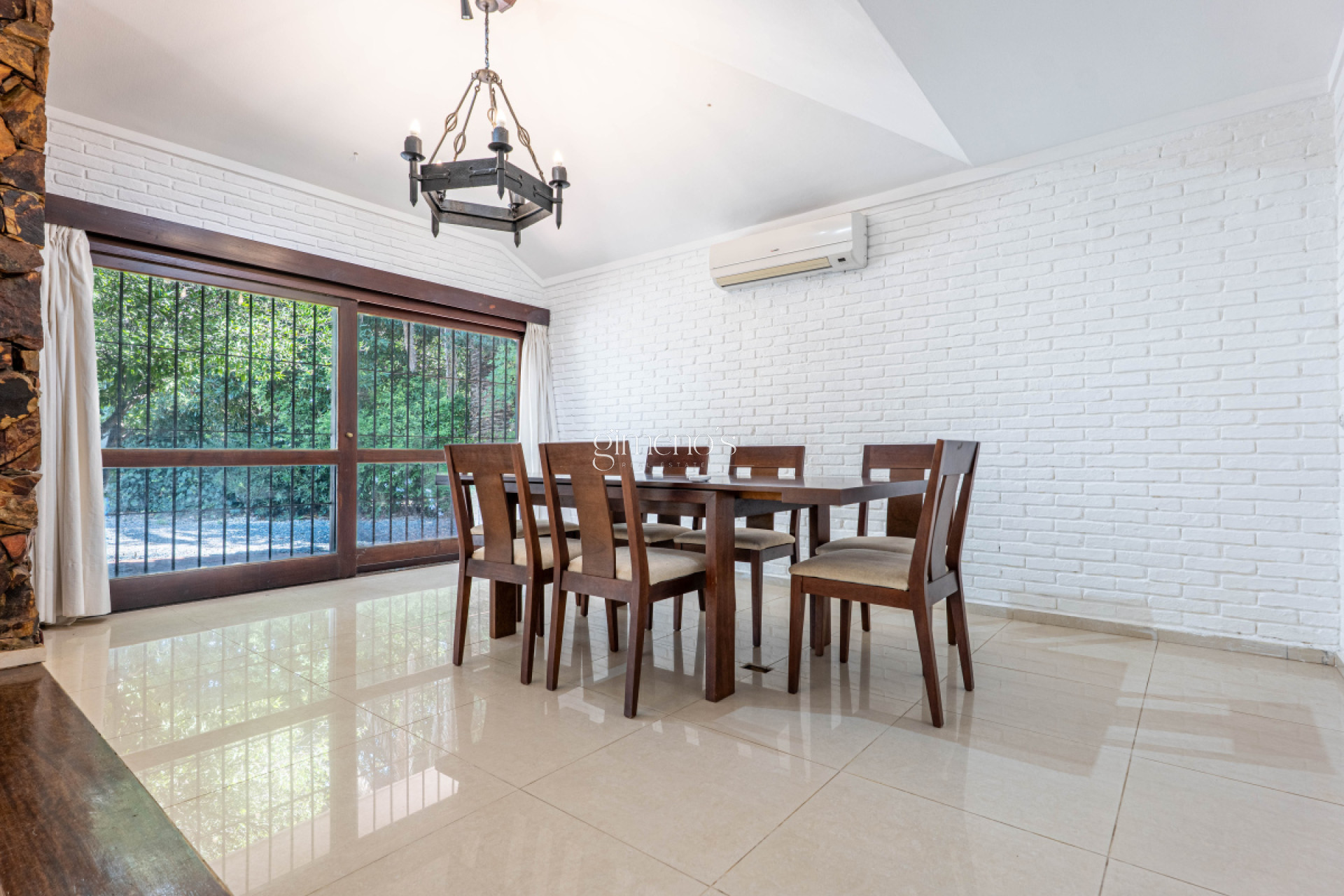 Casa ID.48 - Casa de 3 dormitorios en Venta - ZONA COLEGIOS - Punta del Este 