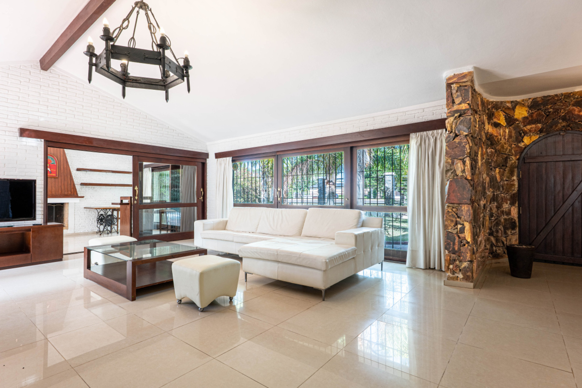 Casa ID.48 - Casa de 3 dormitorios en Venta - ZONA COLEGIOS - Punta del Este 
