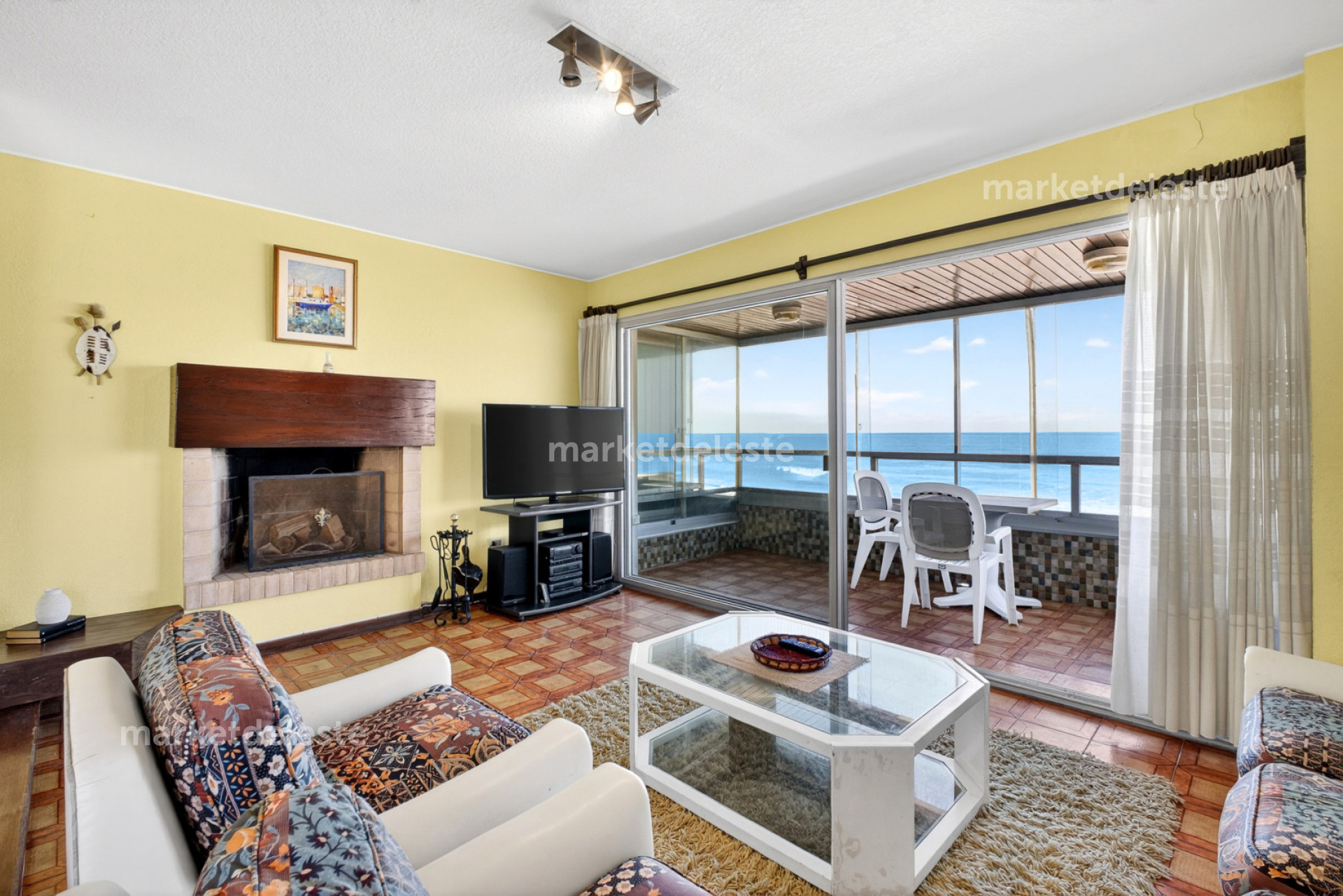 PENINSULA - 3 DORM - MKT8148A