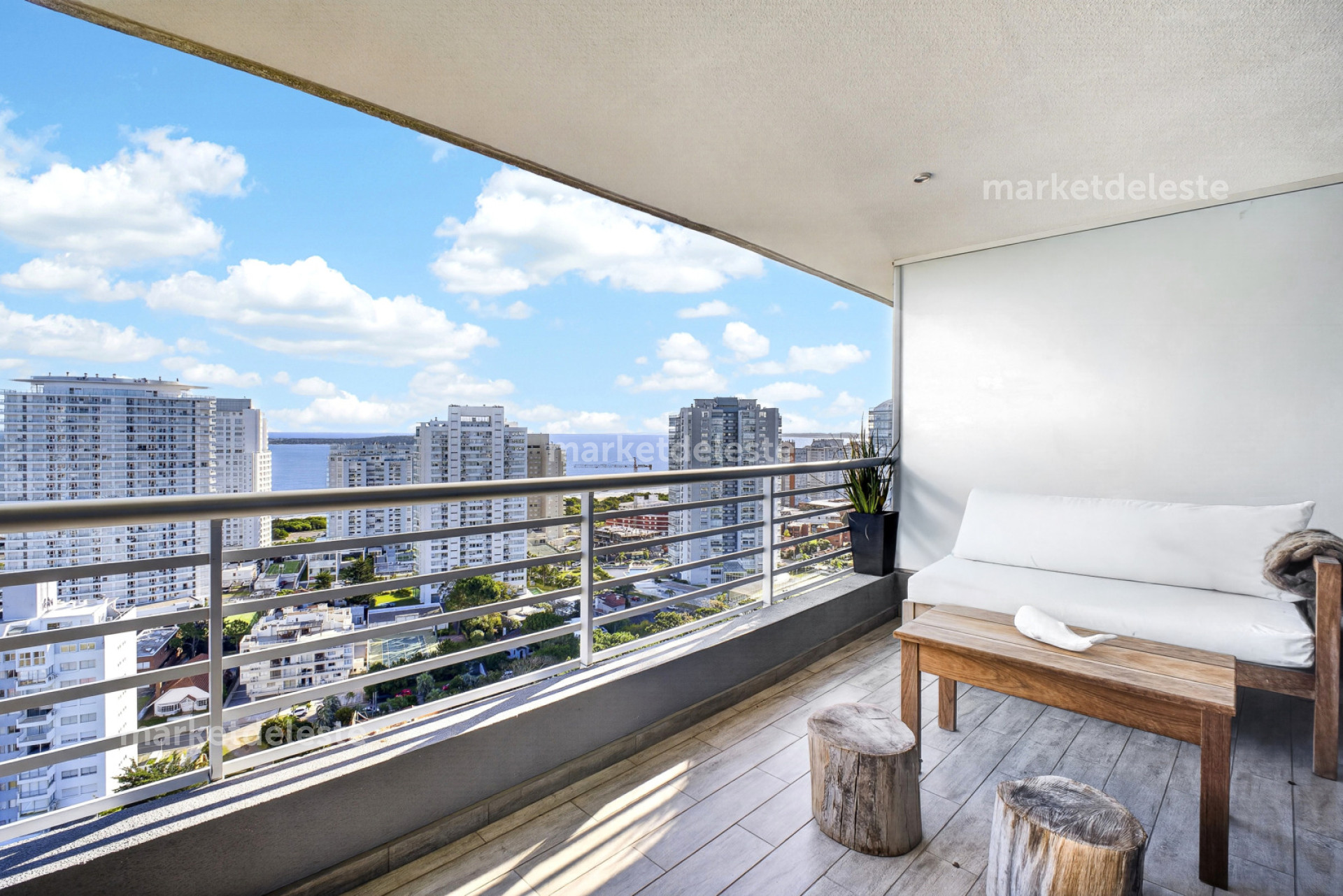 ALEXANDER BOULEVARD - 2 DORM - PISO ALTO - MKT8139A