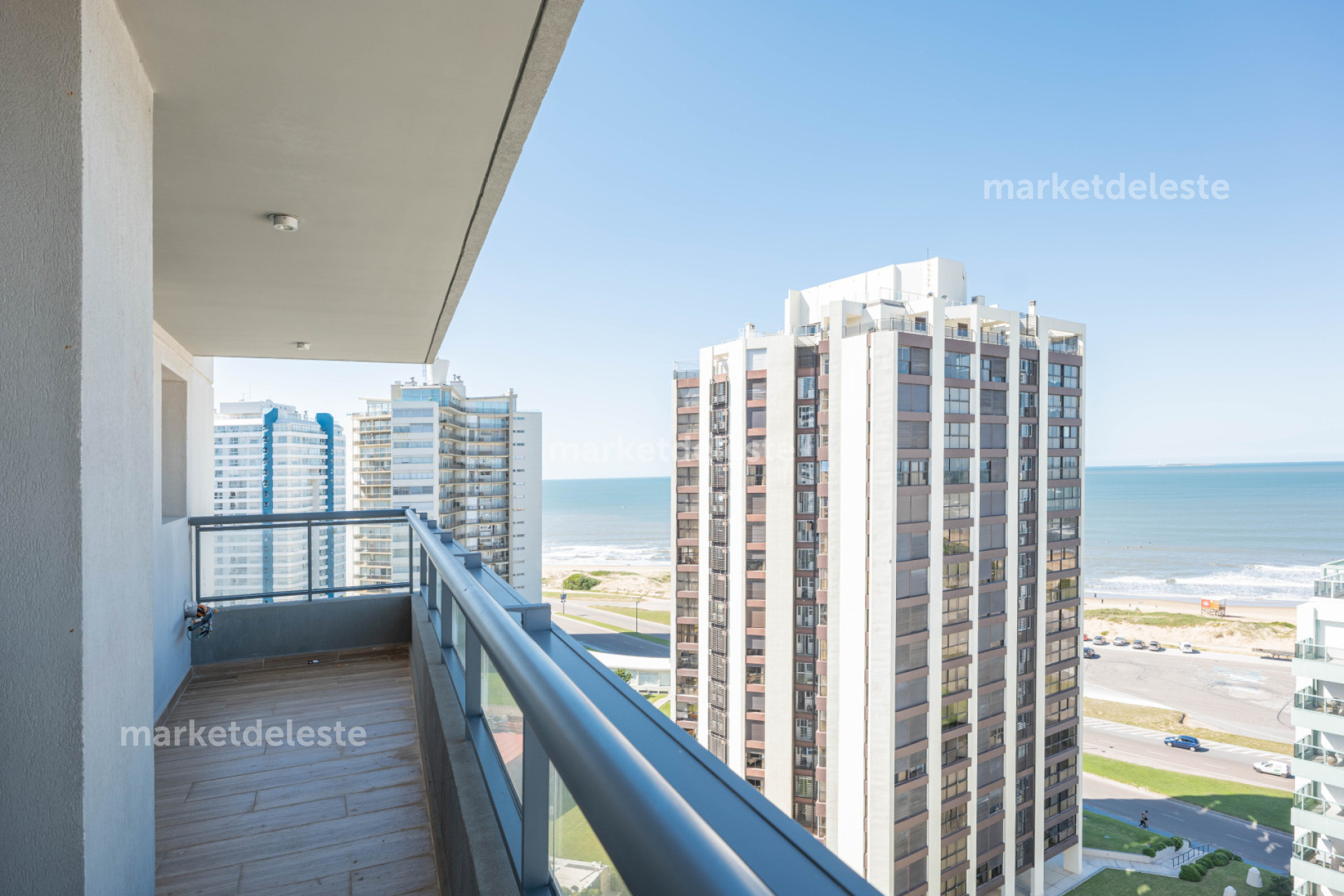 SIGLO SOL II - ESQUINERO PISO ALTO - MKT8225A