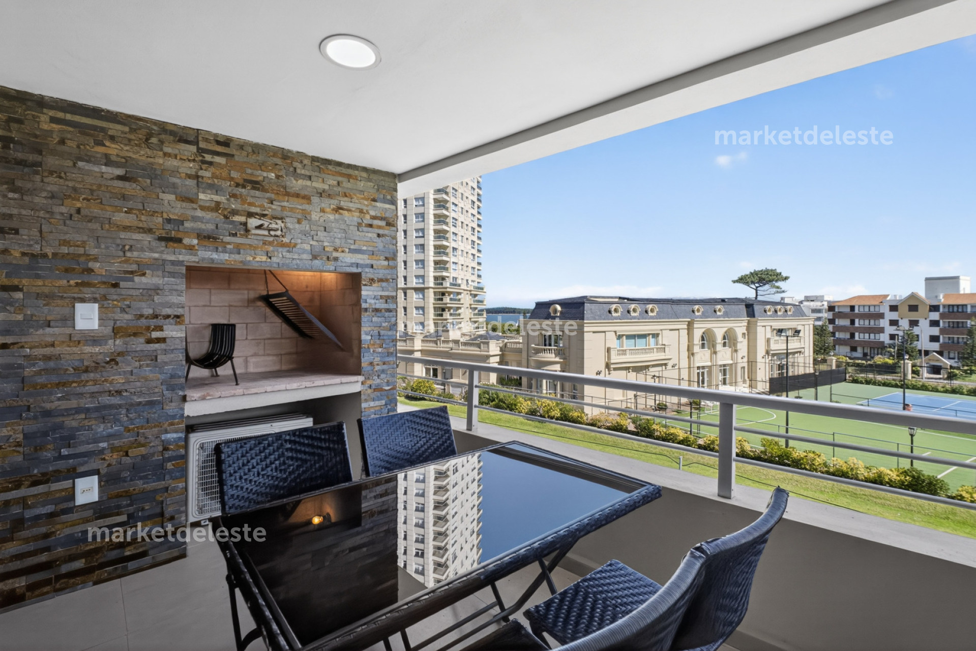2 DORMI. EN VENTA PLAYA MANSA  - MKT8078A