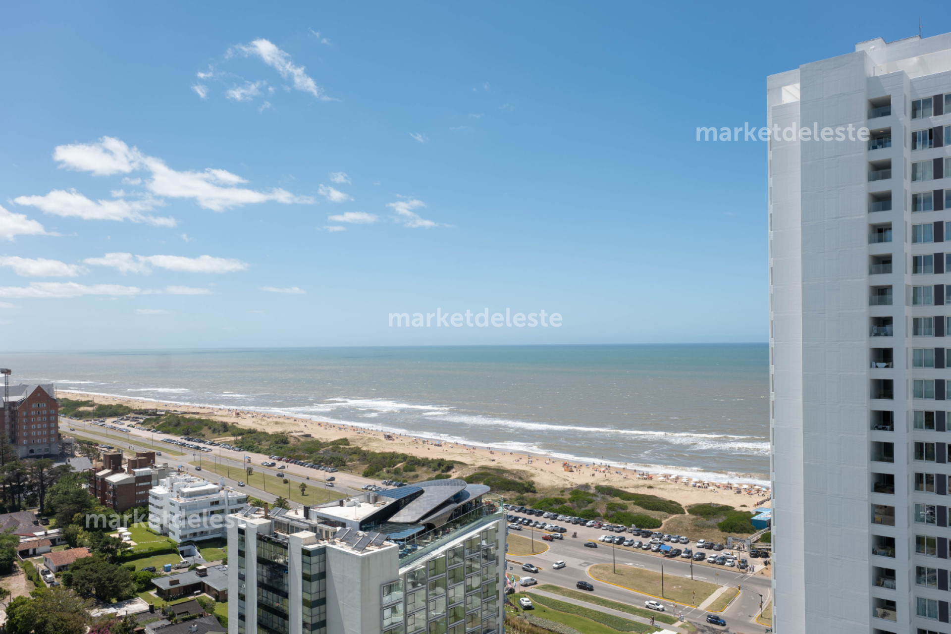 LOOK BRAVA - PISO ALTO - 2 DORM - MKT7856A
