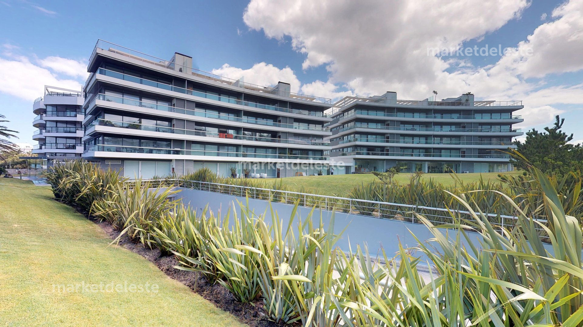 Apartamento ID.1038 - MARIGOT BRAVA - 3 DORM