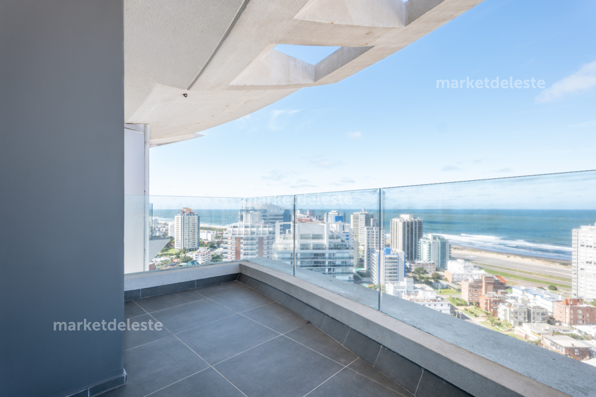 Apartamento ID.7443 - ARTOWER - 1 DORMITORIO - PISO ALTO