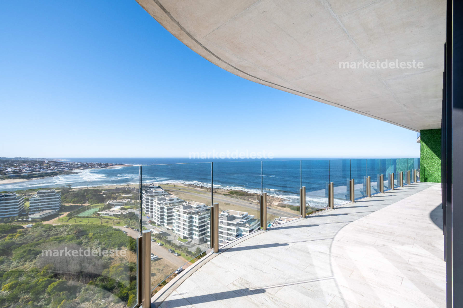 Apartamento ID.7869 - SURFSIDE - 2 SUITES + DEN