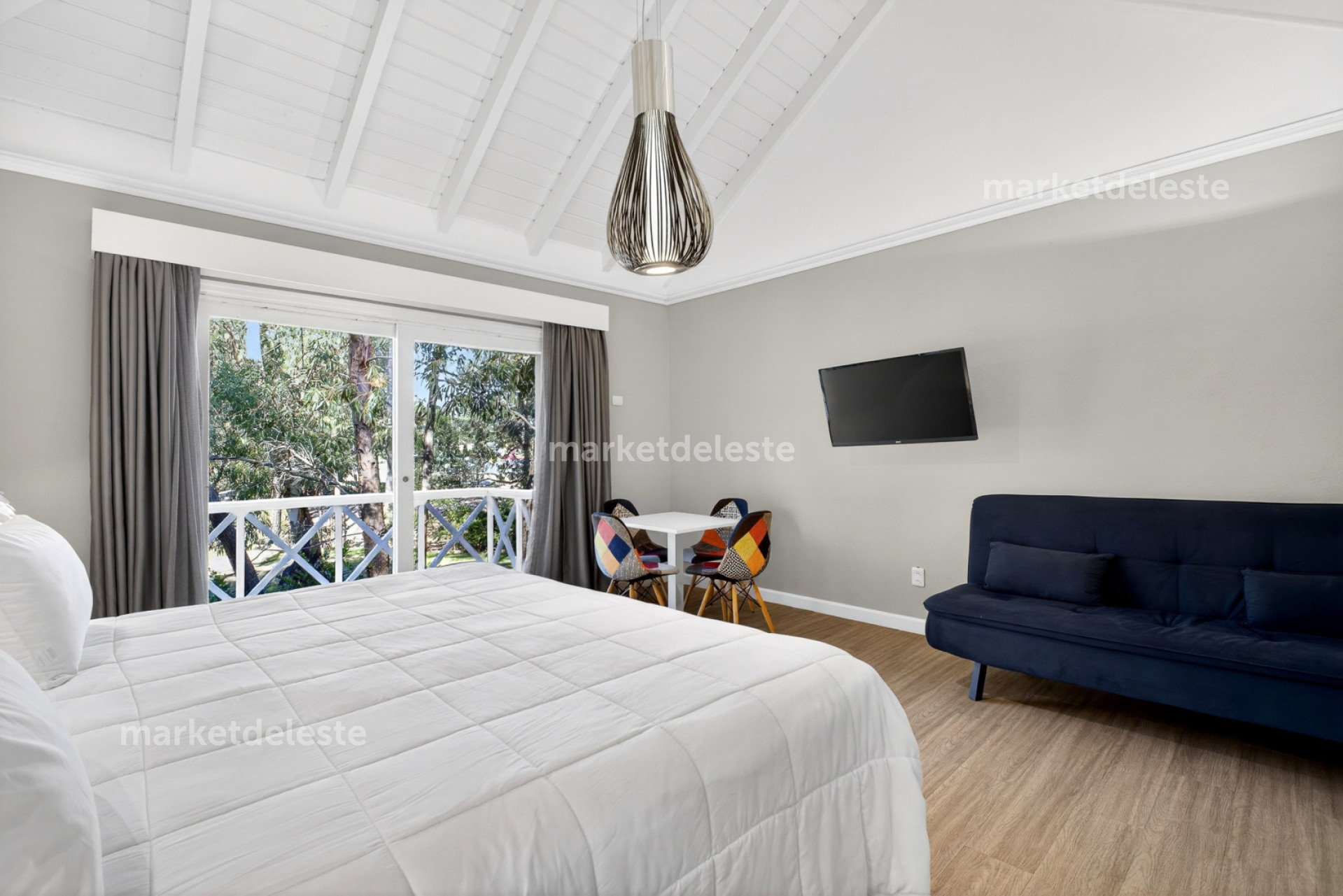 MONOAMBIENTE EN SOLANAS - MKT8120A