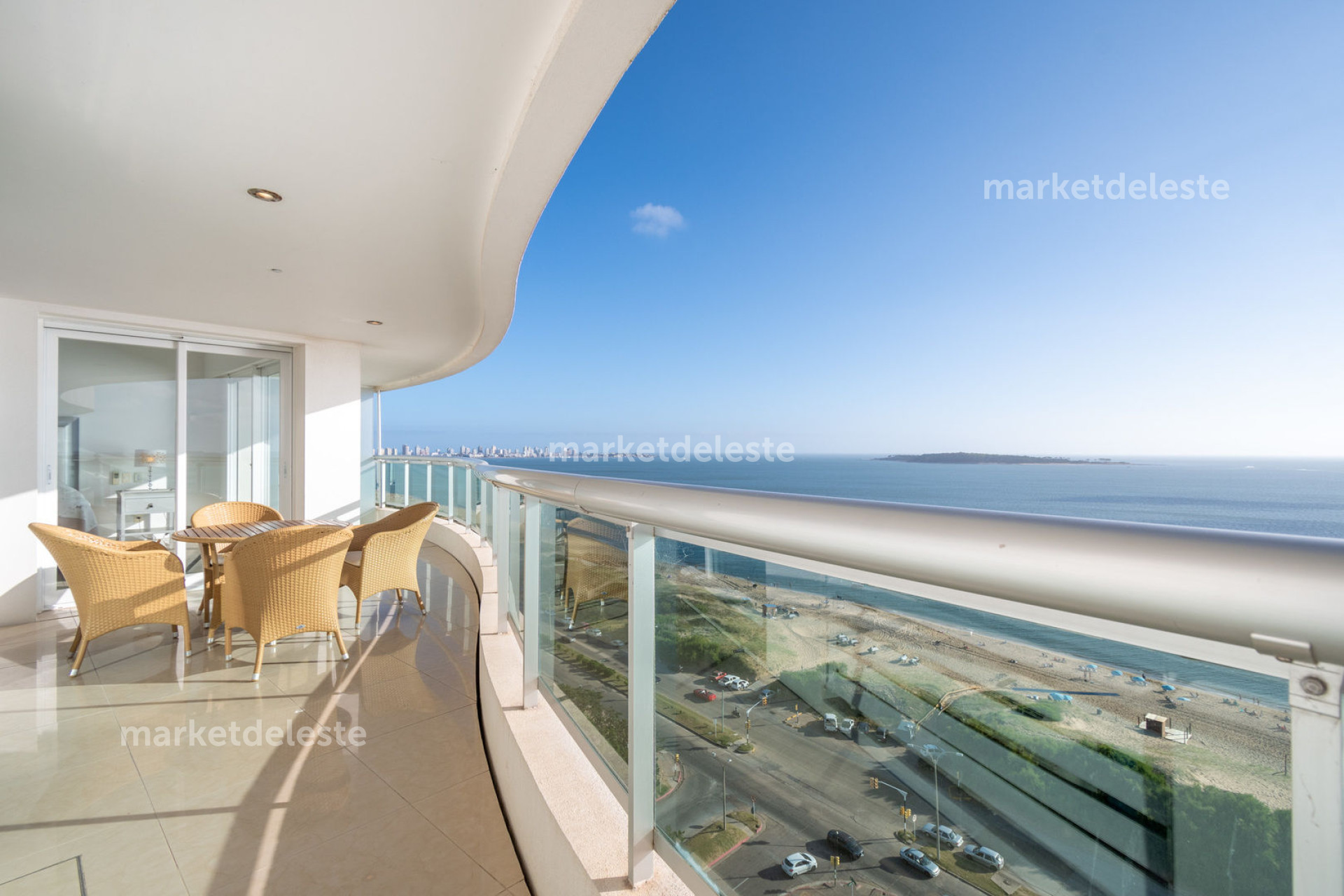 Apartamento ID.4977 - AQUARELA EN 06 ALQUILER ANUAL