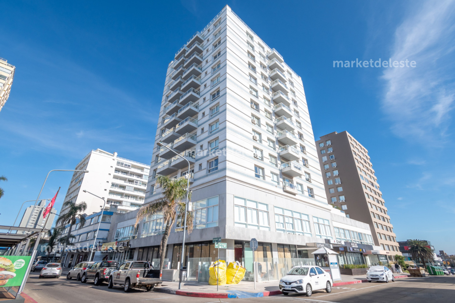 Apartamento ID.7158 - LUX TOWER - 1 DORM