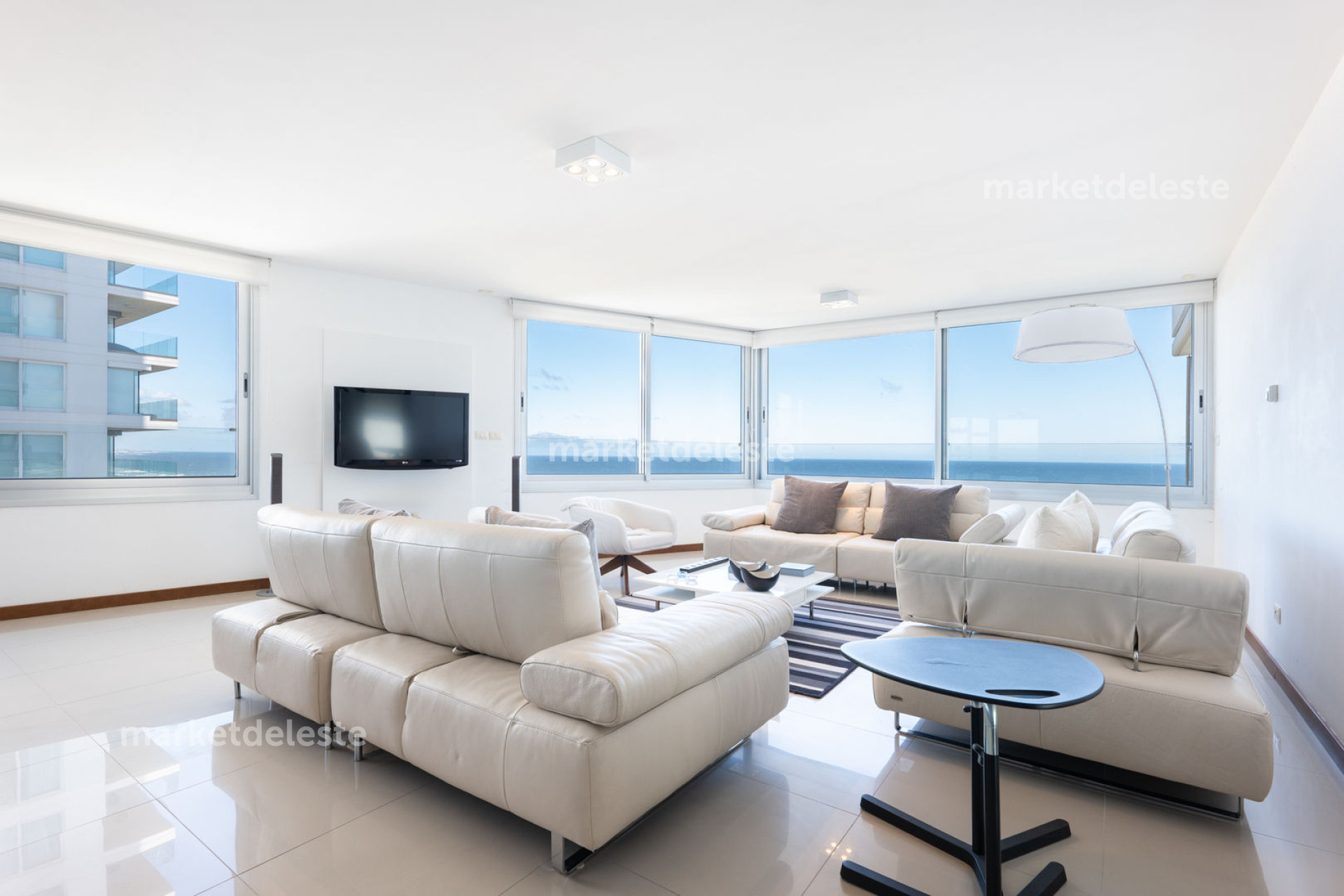 Apartamento ID.5946 - TIBURON 3 - ESQUINERO - PISO ALTO