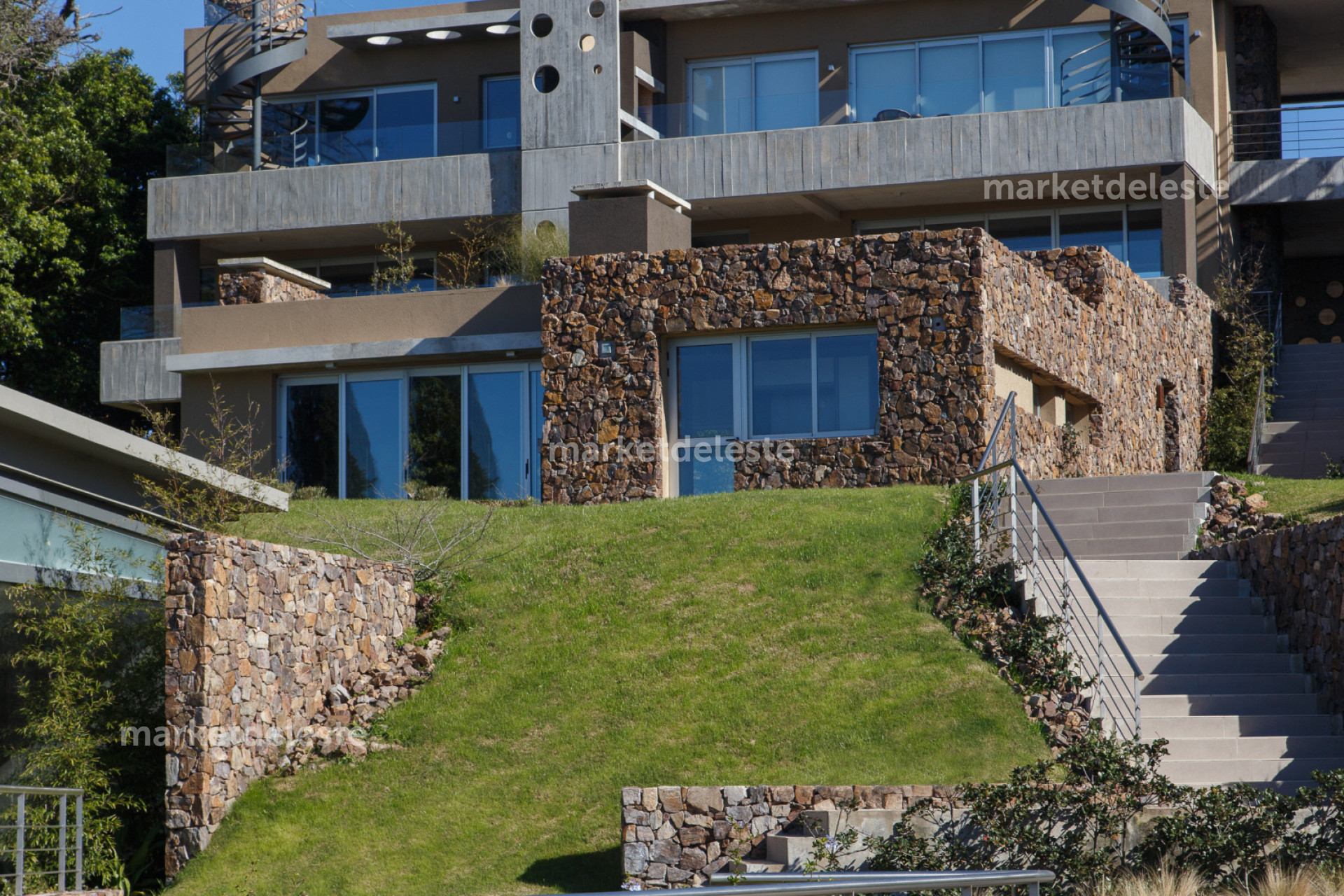 Apartamento ID.7818 - EDIFICIO Q - 2 DORM.