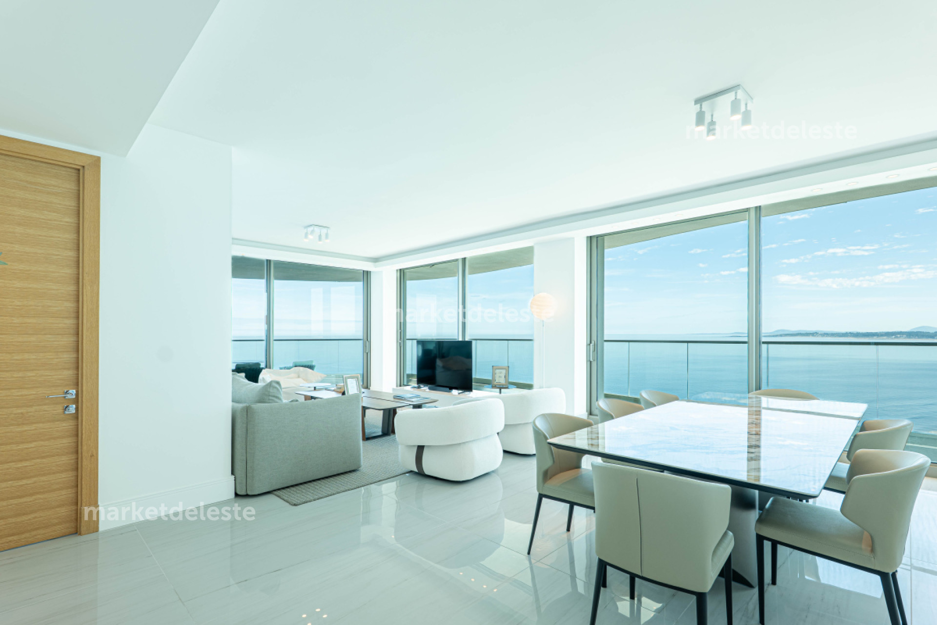 Apartamento ID.7541 - VENTA FENDI 01 PISO ALTO TORRE 1