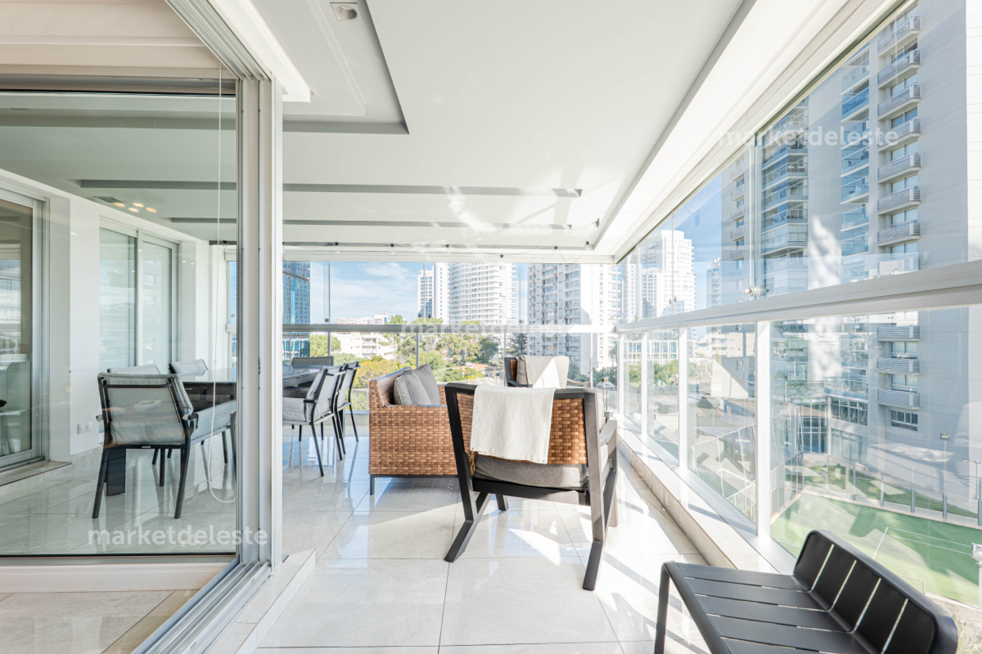 Apartamento ID.7383 - DEPTO EN VENTA MIAMI BULEVARD II - 3 DORM MÁS SERV.