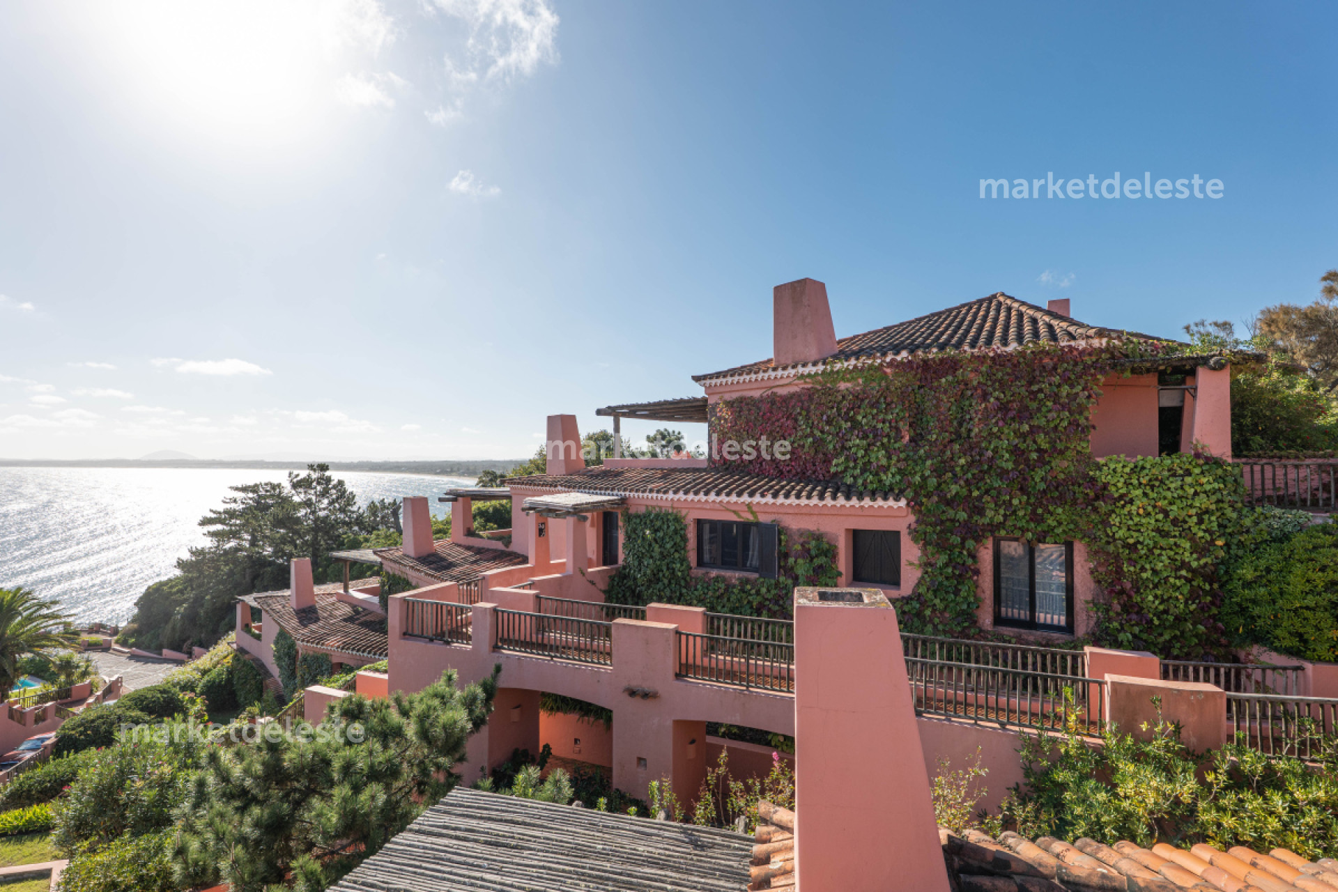 Apartamento ID.7143 - MARINA DEL ESTE -  EN VENTA - 4 DORMS