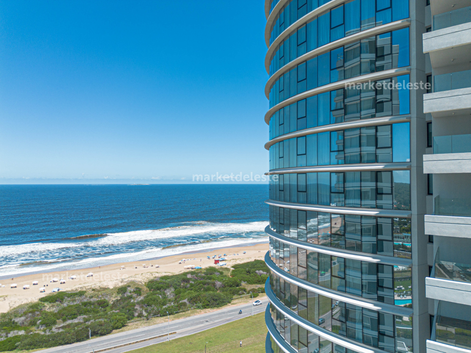 Apartamento ID.7111 - TRUMP TOWER - PISO ALTO - 2 SUITES